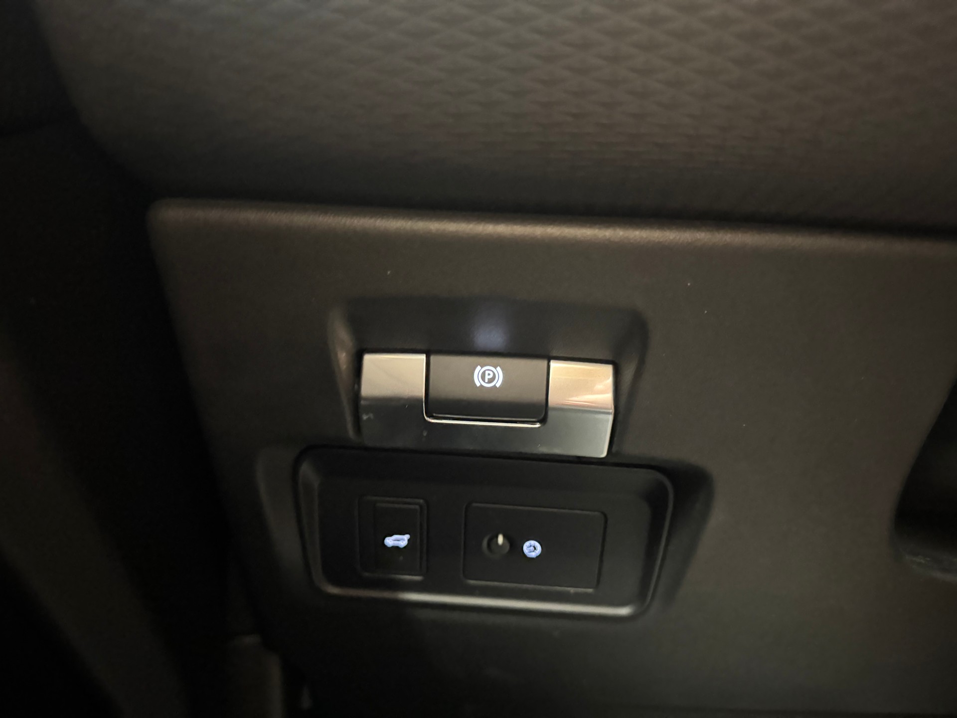 LAND ROVER Range Rover Evoque 2.0 TD4 Pure AT9(32)-image-14