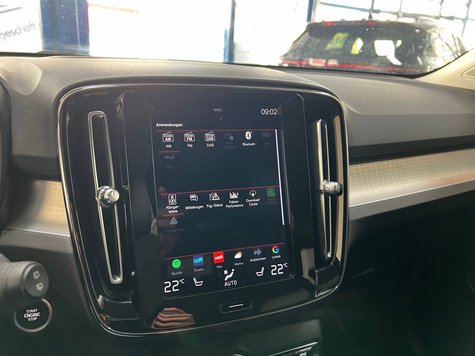 VOLVO XC40 D4 AWD Momentum Geartronic-image-11