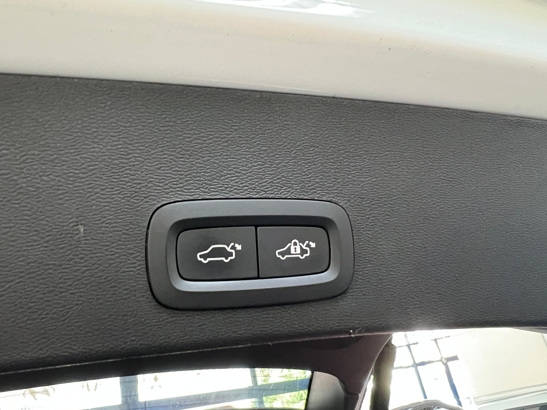VOLVO XC40 D4 AWD Momentum Geartronic-image-15
