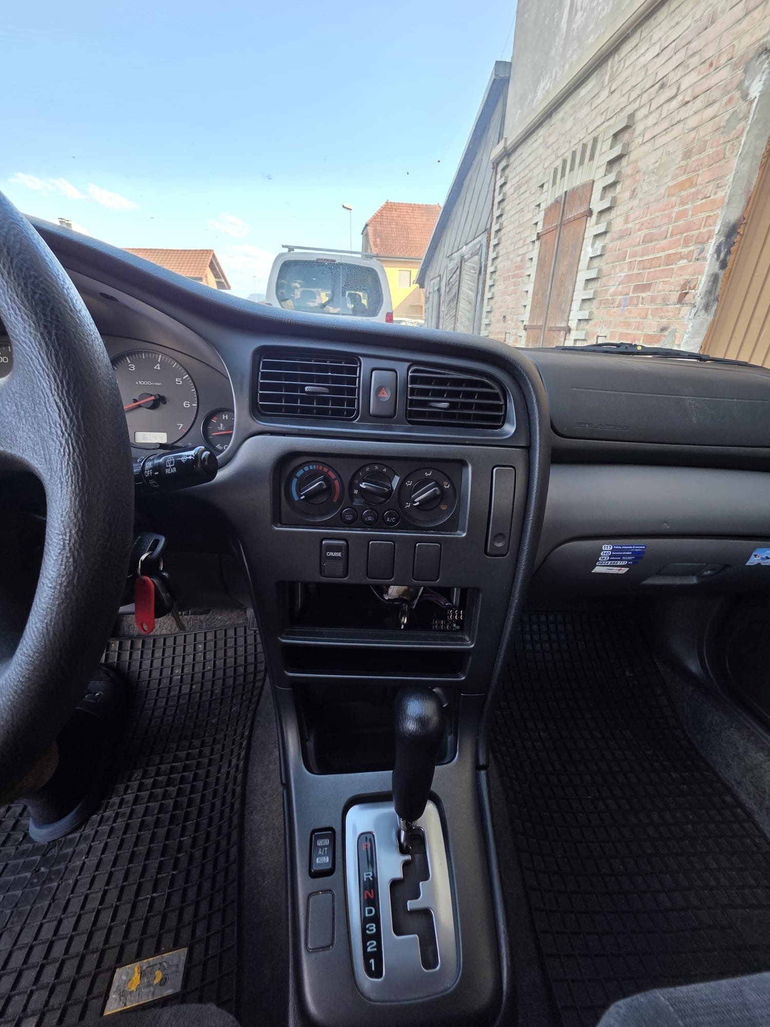 SUBARU Legacy 2.0 Swiss A-image-8