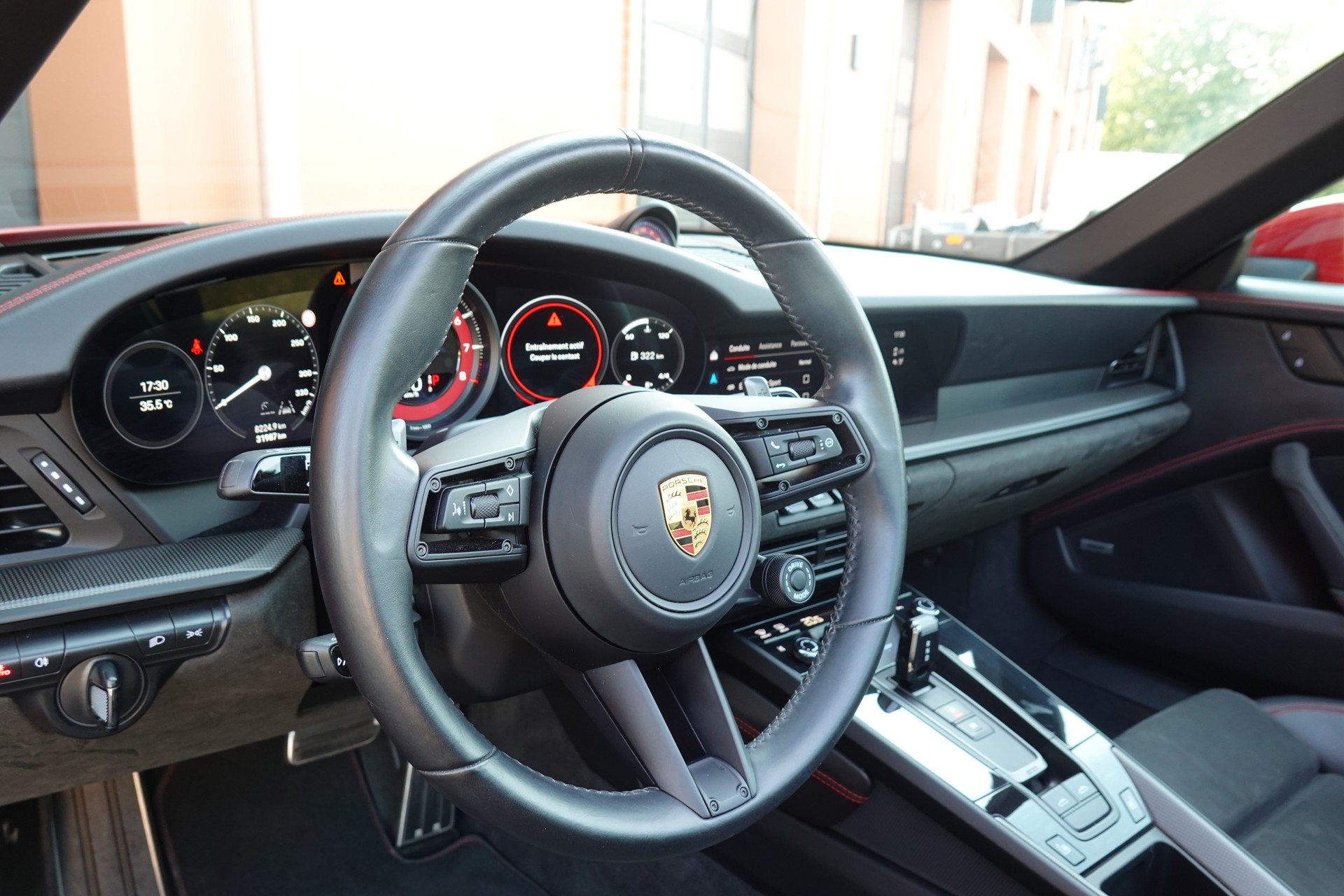 PORSCHE 911 Targa 4 GTS PDK - "1ère Main * Porsche Approved * Son BOSE * Toutes Roues Direct. * Sièges Sport 18 Posit avec Mémoire"-image-15