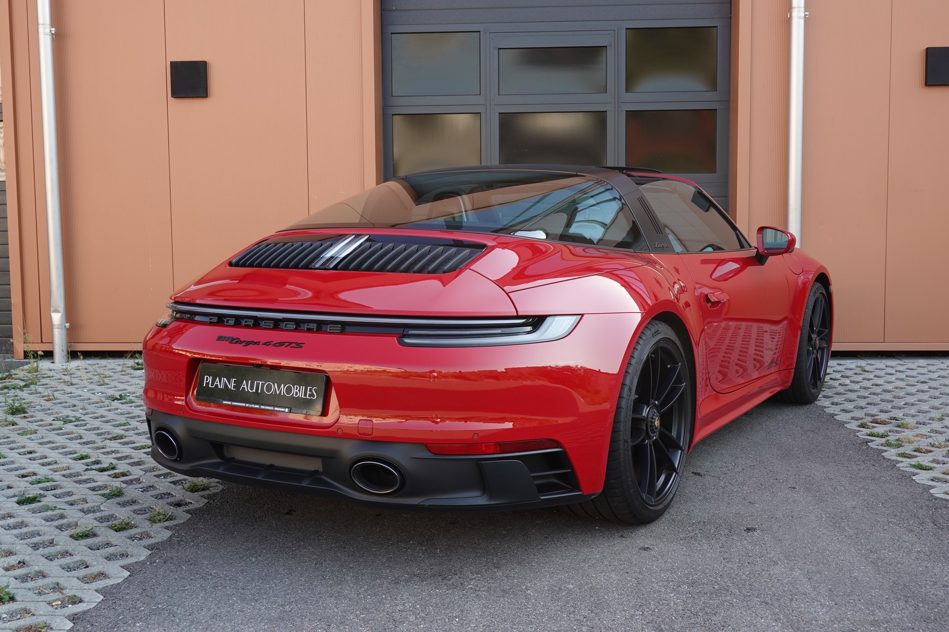 PORSCHE 911 Targa 4 GTS PDK - "1ère Main * Porsche Approved * Son BOSE * Toutes Roues Direct. * Sièges Sport 18 Posit avec Mémoire"-image-8