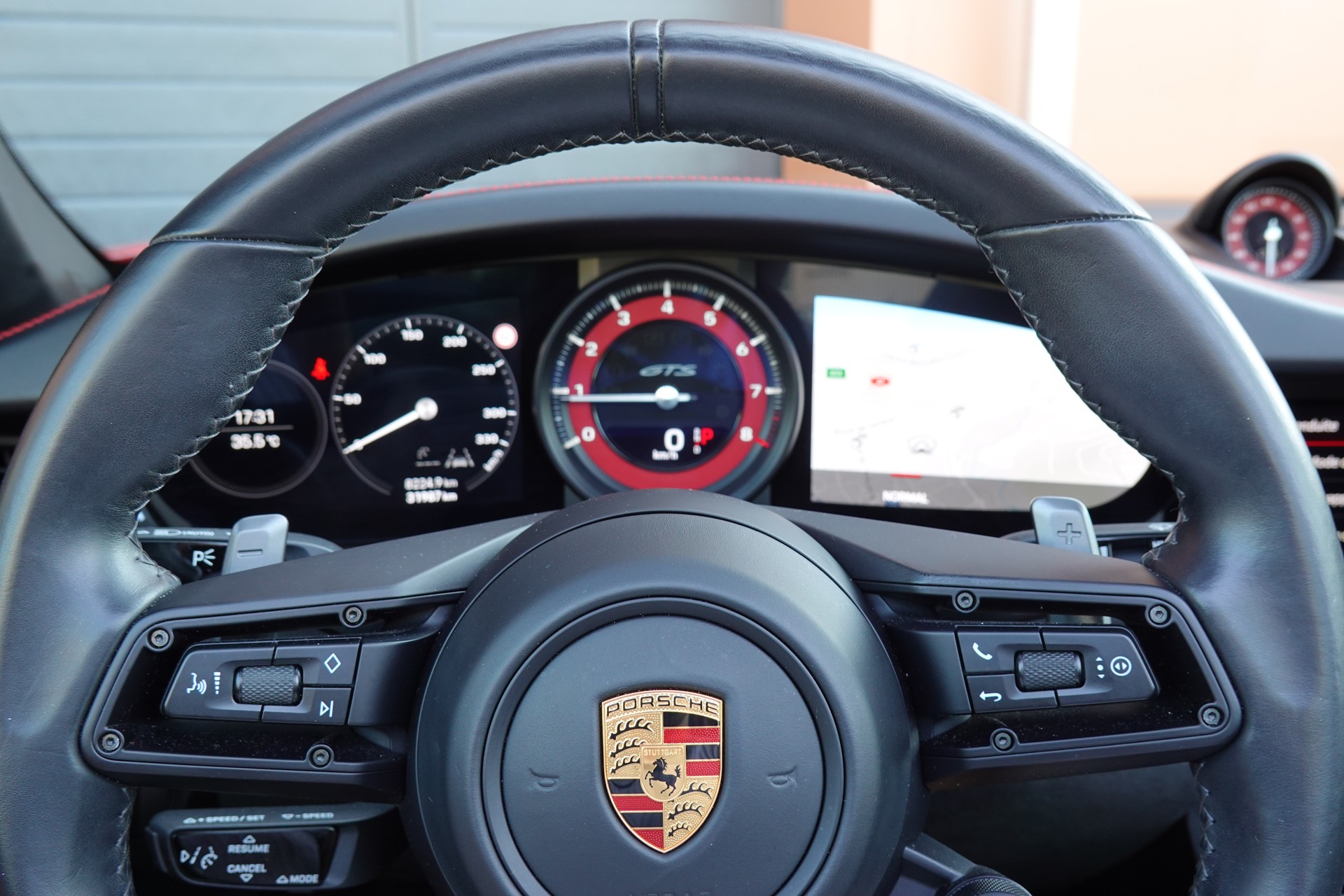 PORSCHE 911 Targa 4 GTS PDK - "1ère Main * Porsche Approved * Son BOSE * Toutes Roues Direct. * Sièges Sport 18 Posit avec Mémoire"-image-16
