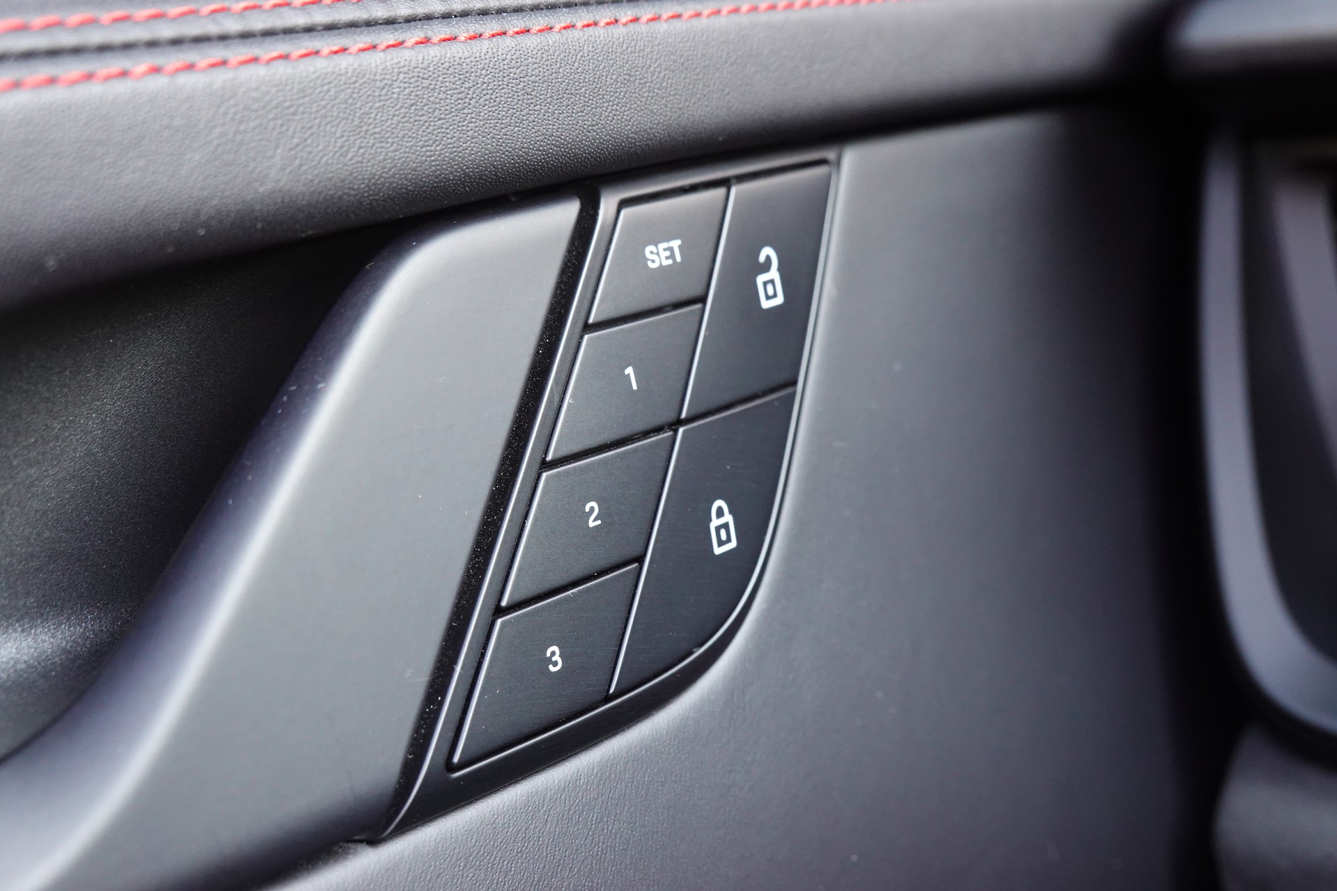 PORSCHE 911 Targa 4 GTS PDK - "1ère Main * Porsche Approved * Son BOSE * Toutes Roues Direct. * Sièges Sport 18 Posit avec Mémoire"-image-24