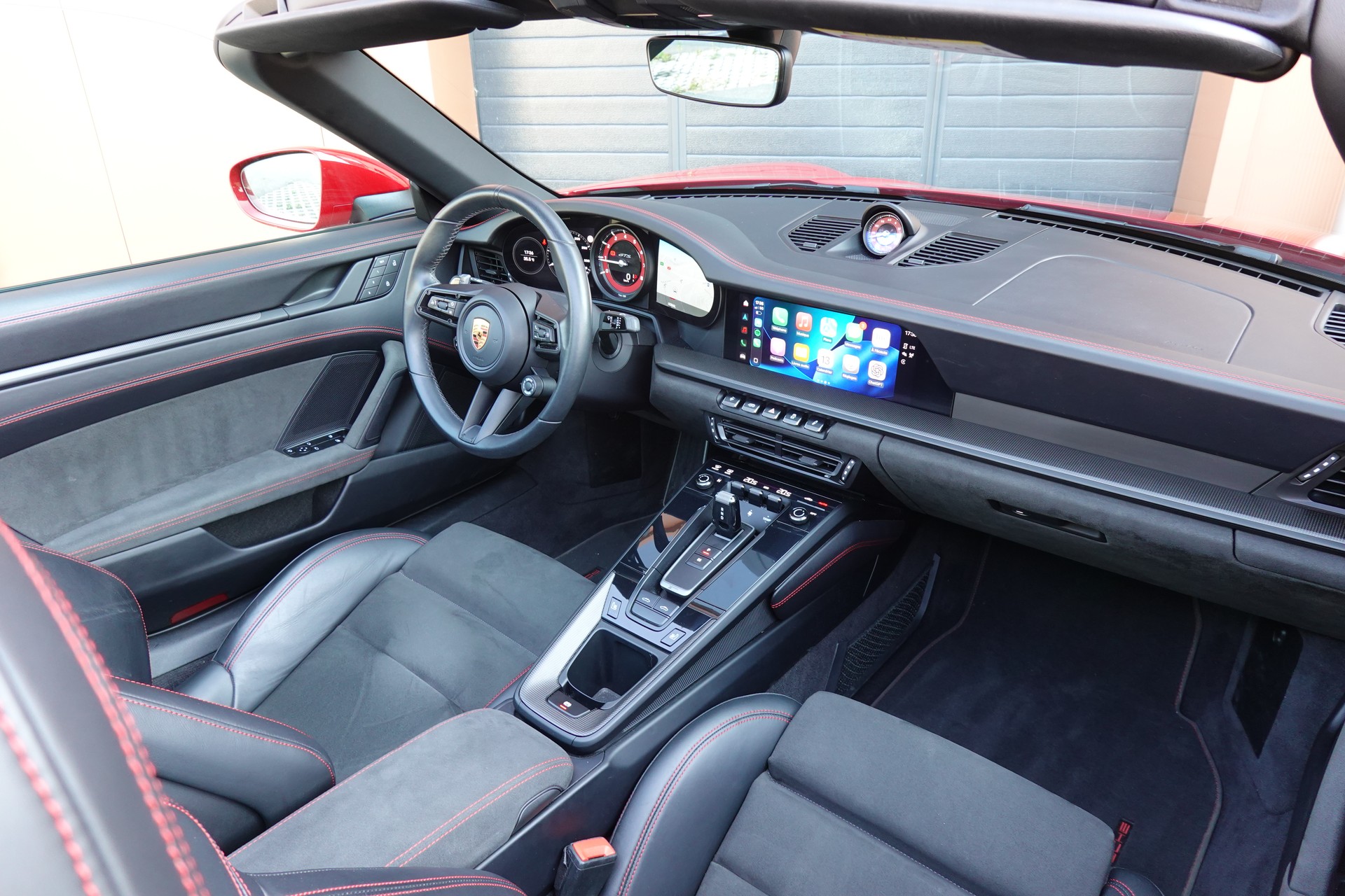 PORSCHE 911 Targa 4 GTS PDK - "1ère Main * Porsche Approved * Son BOSE * Toutes Roues Direct. * Sièges Sport 18 Posit avec Mémoire"-image-30