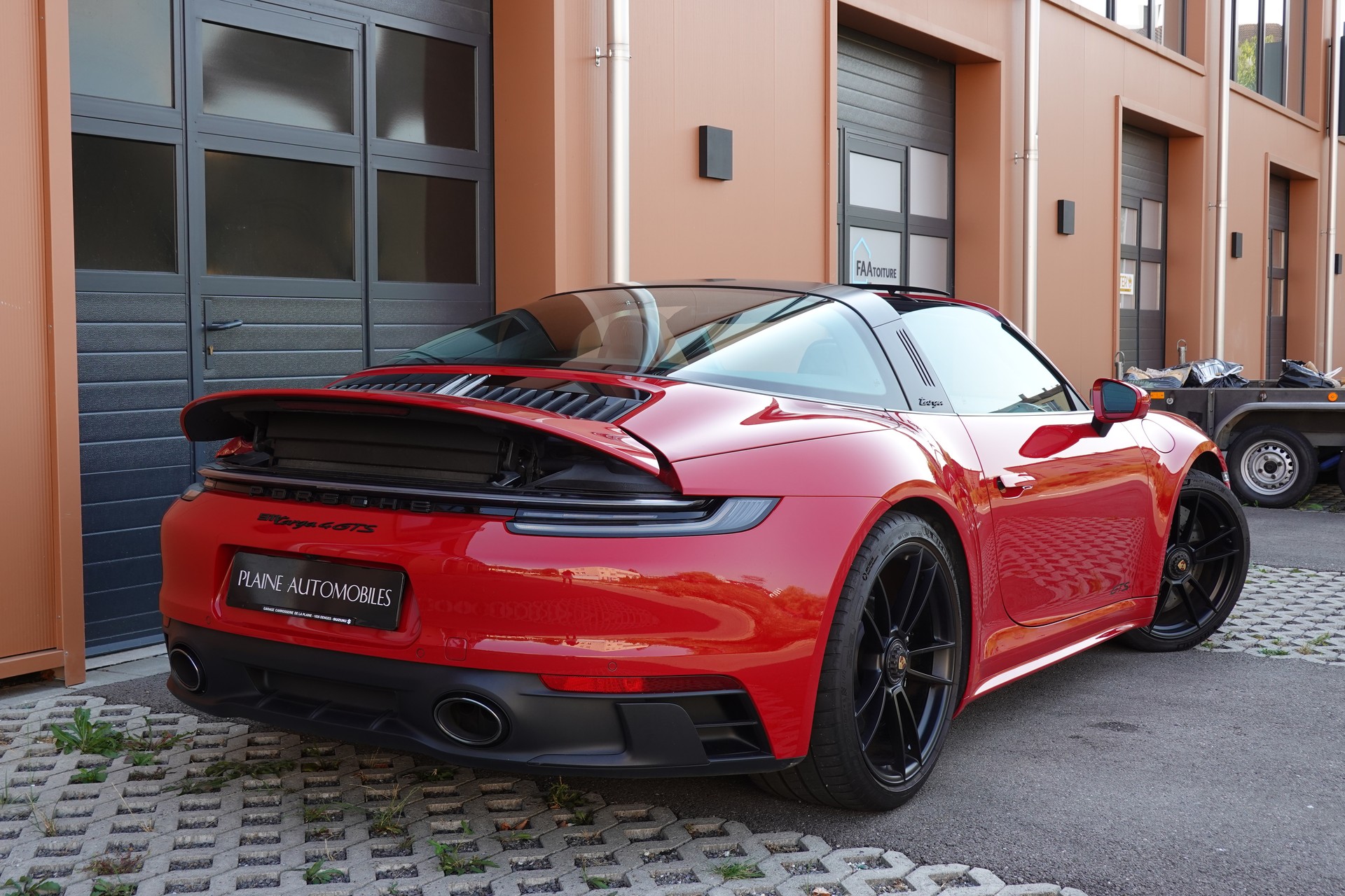 PORSCHE 911 Targa 4 GTS PDK - "1ère Main * Porsche Approved * Son BOSE * Toutes Roues Direct. * Sièges Sport 18 Posit avec Mémoire"-image-7