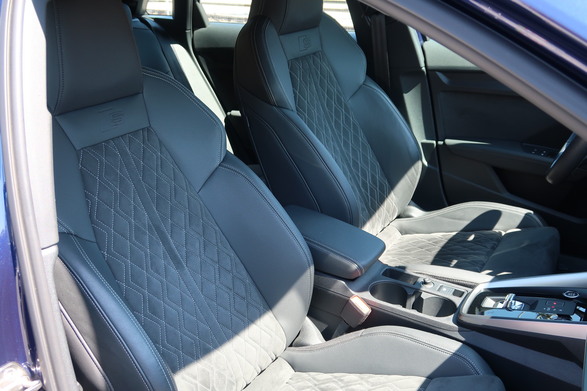 AUDI A3 Sportback 35 TFSI Attraction S-tronic-image-14