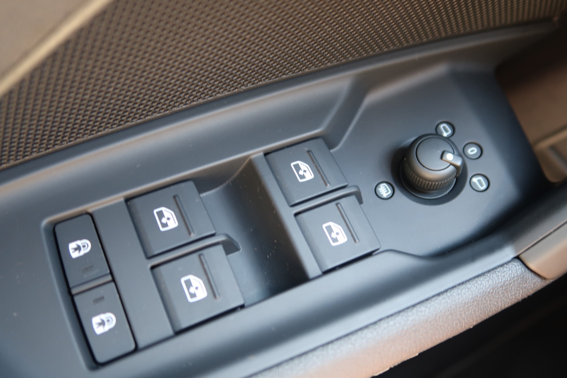AUDI A3 Sportback 35 TFSI Attraction S-tronic-image-23