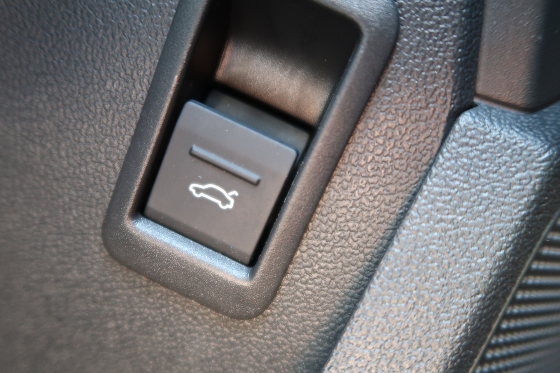 AUDI A3 Sportback 35 TFSI Attraction S-tronic-image-22