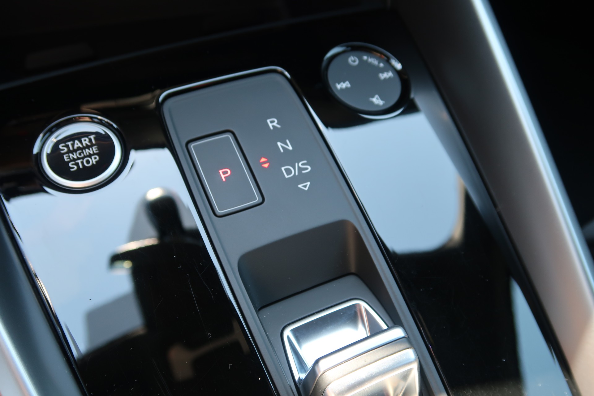 AUDI A3 Sportback 35 TFSI Attraction S-tronic-image-12