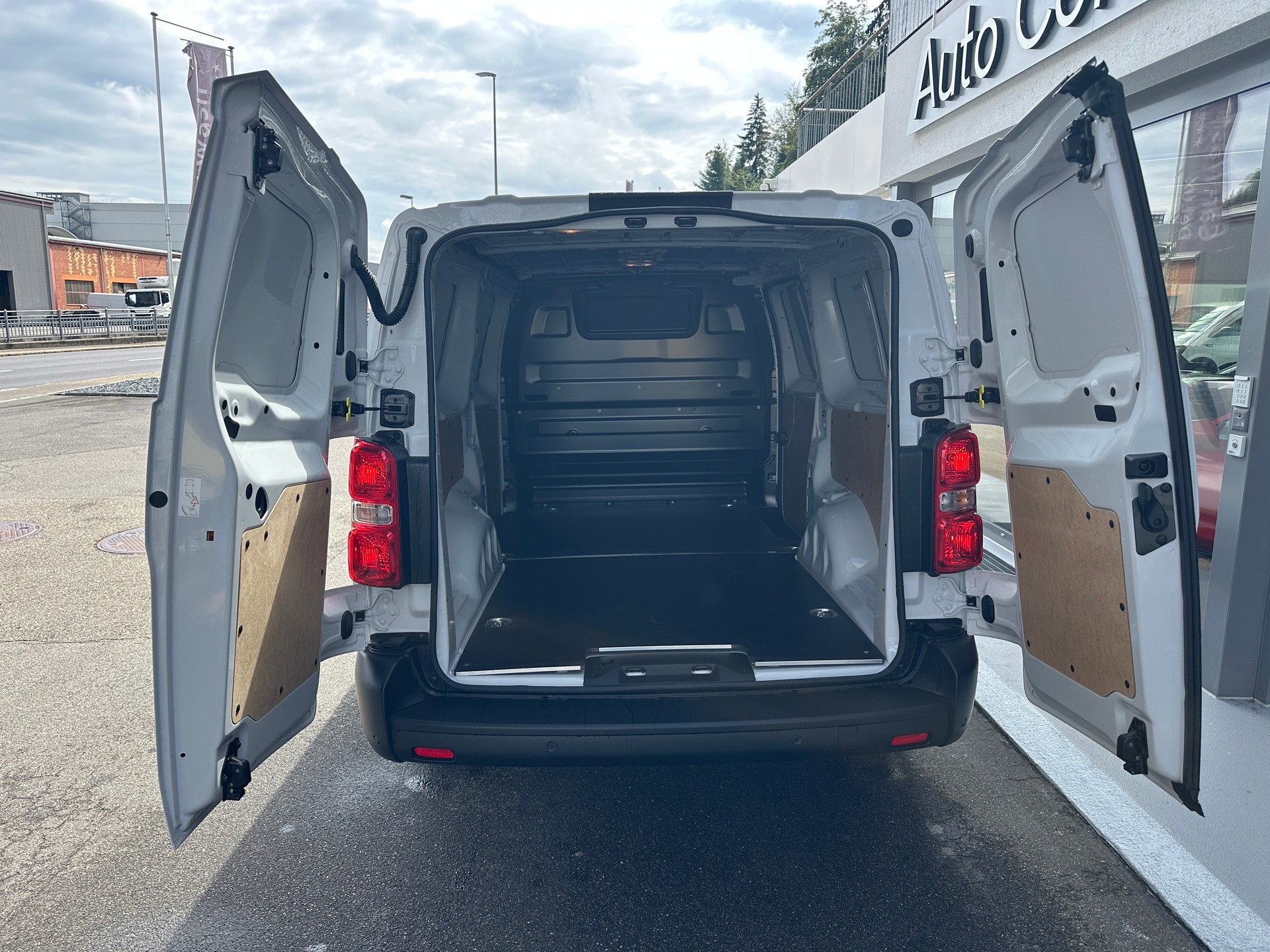 CITROEN Jumpy 2.2 BlueHDi 150 XL neuste Modell-image-9