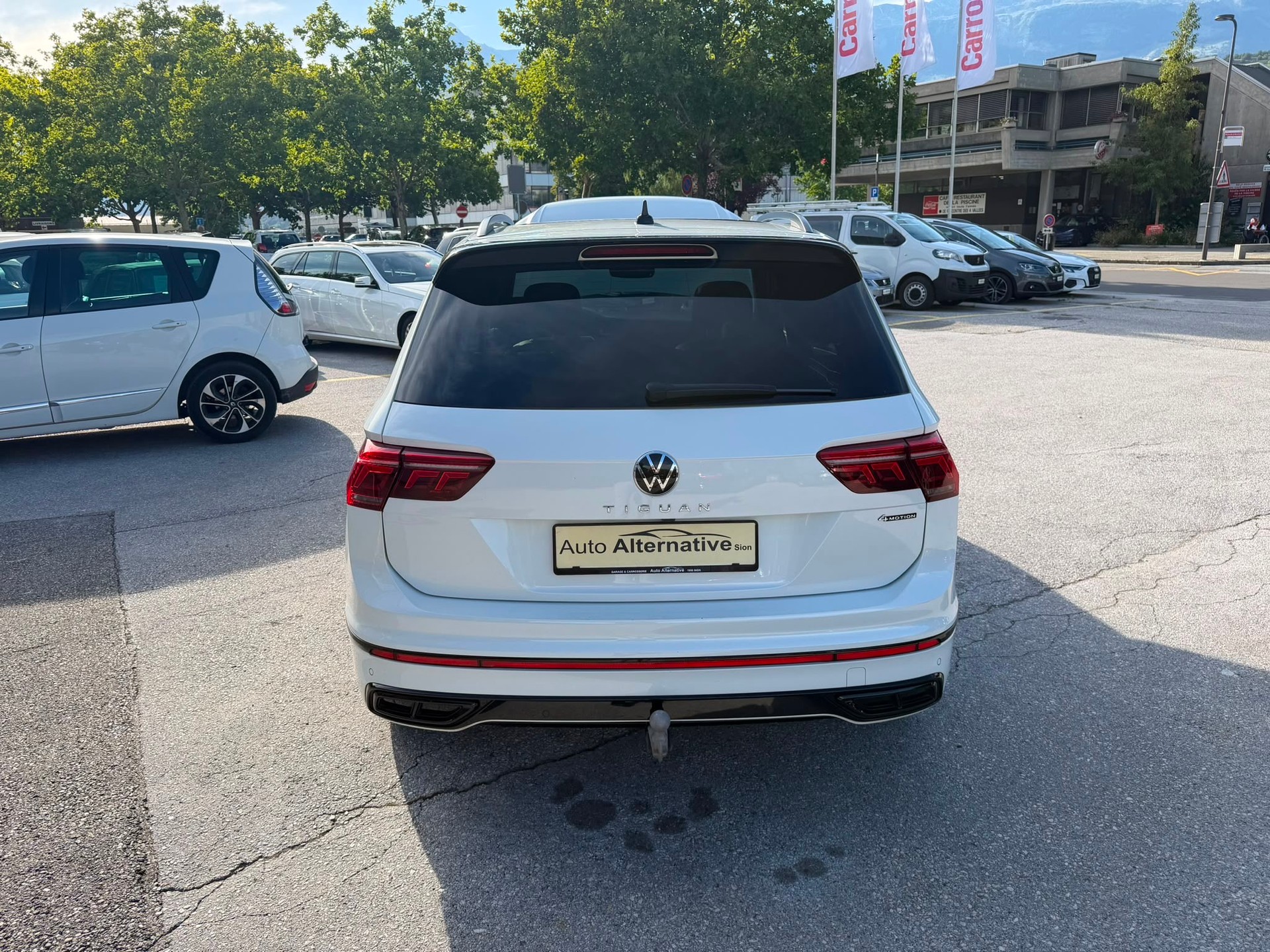 VW Tiguan 2.0 TDI SCR R-Line 4Motion DSG-image-24