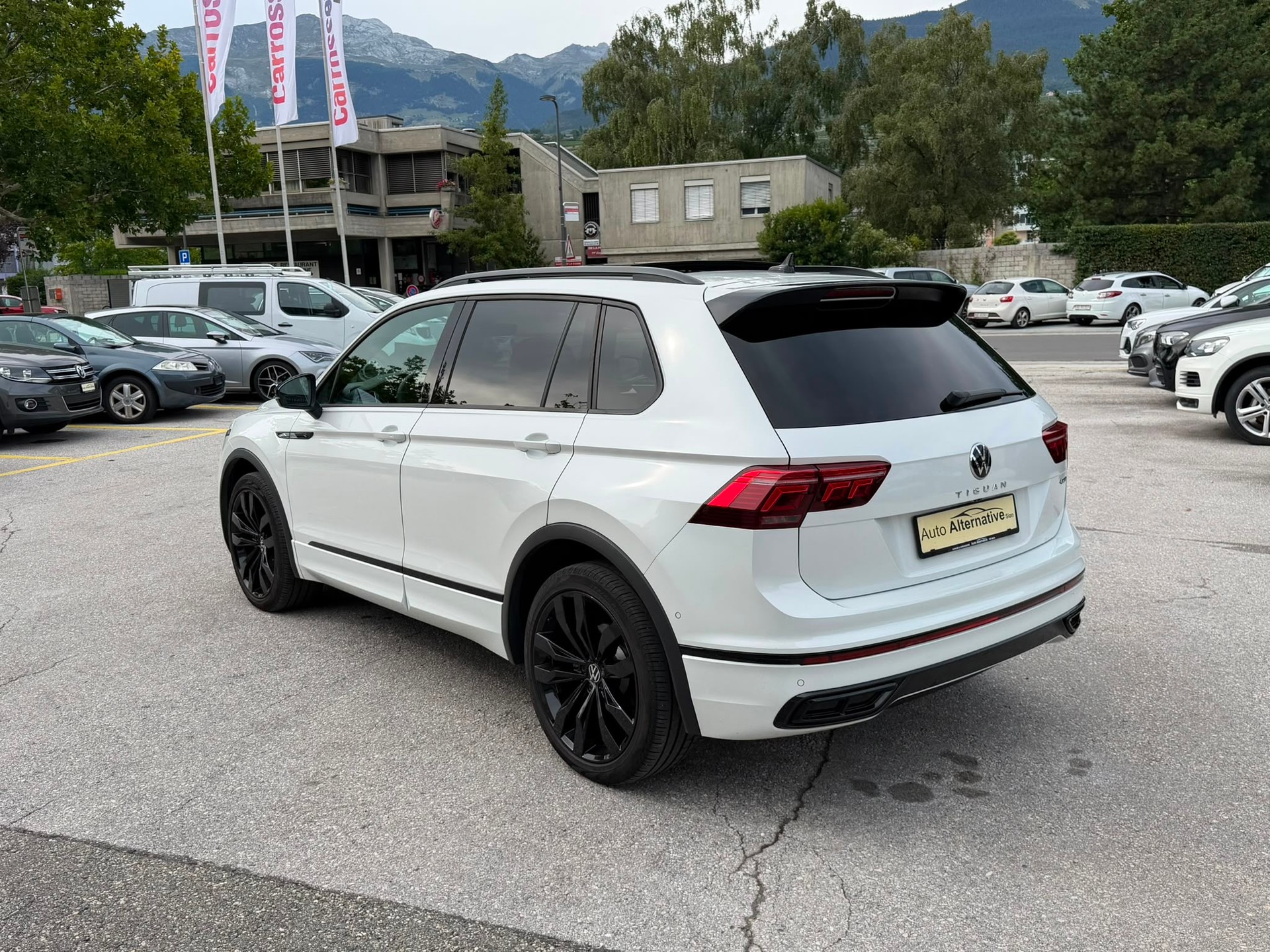 VW Tiguan 2.0 TDI SCR R-Line 4Motion DSG-showroom-element-2