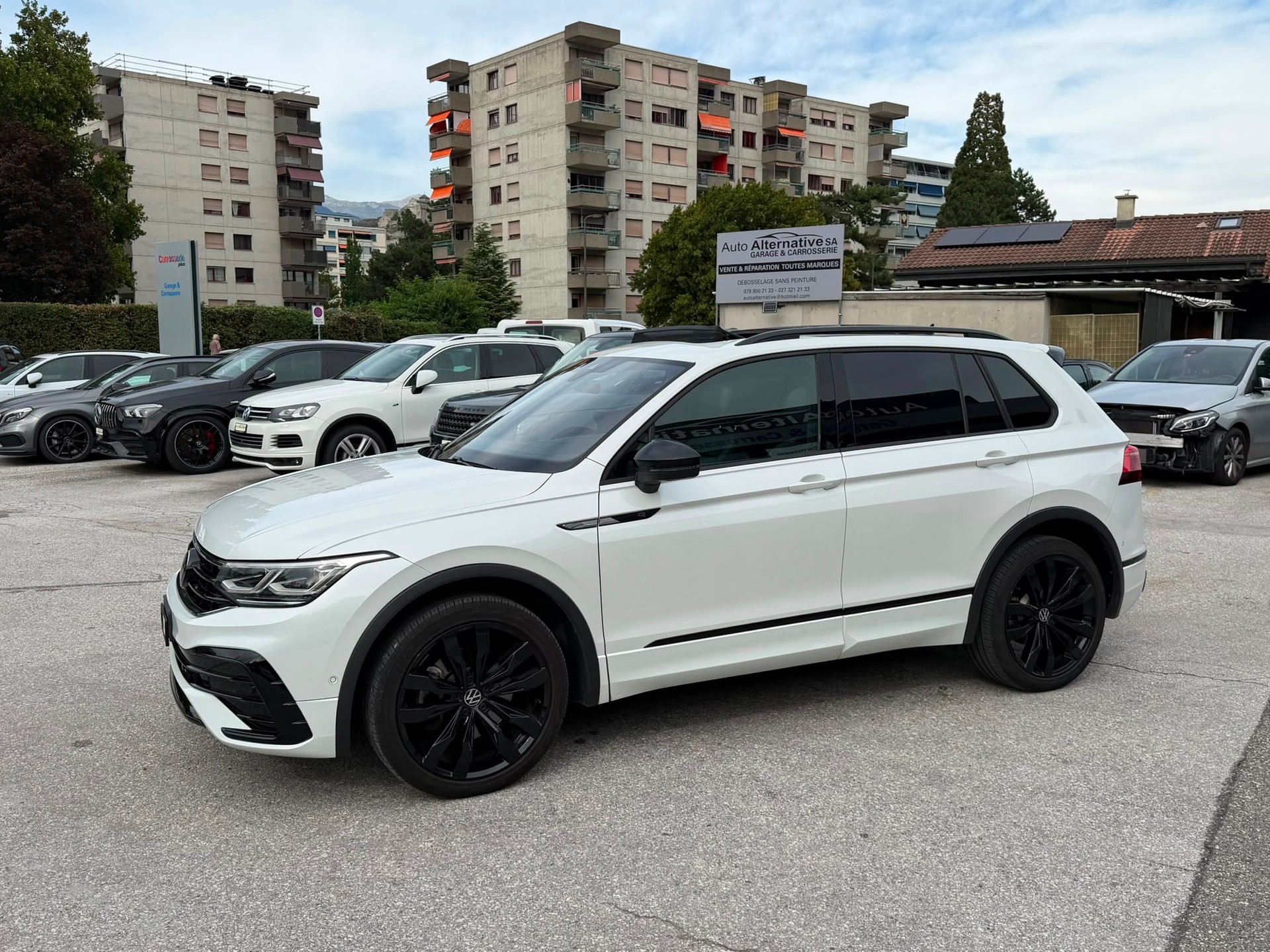 VW Tiguan 2.0 TDI SCR R-Line 4Motion DSG-image-4