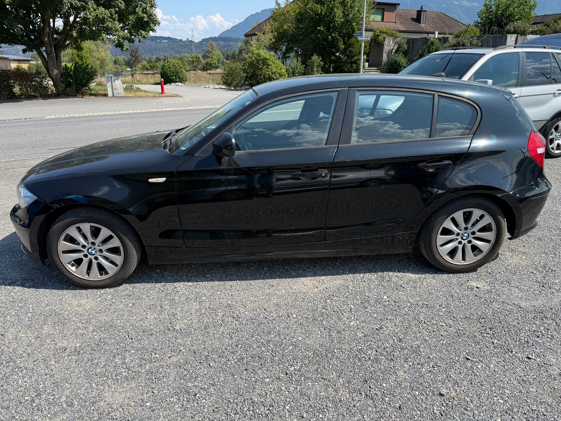 BMW 118d-image-1