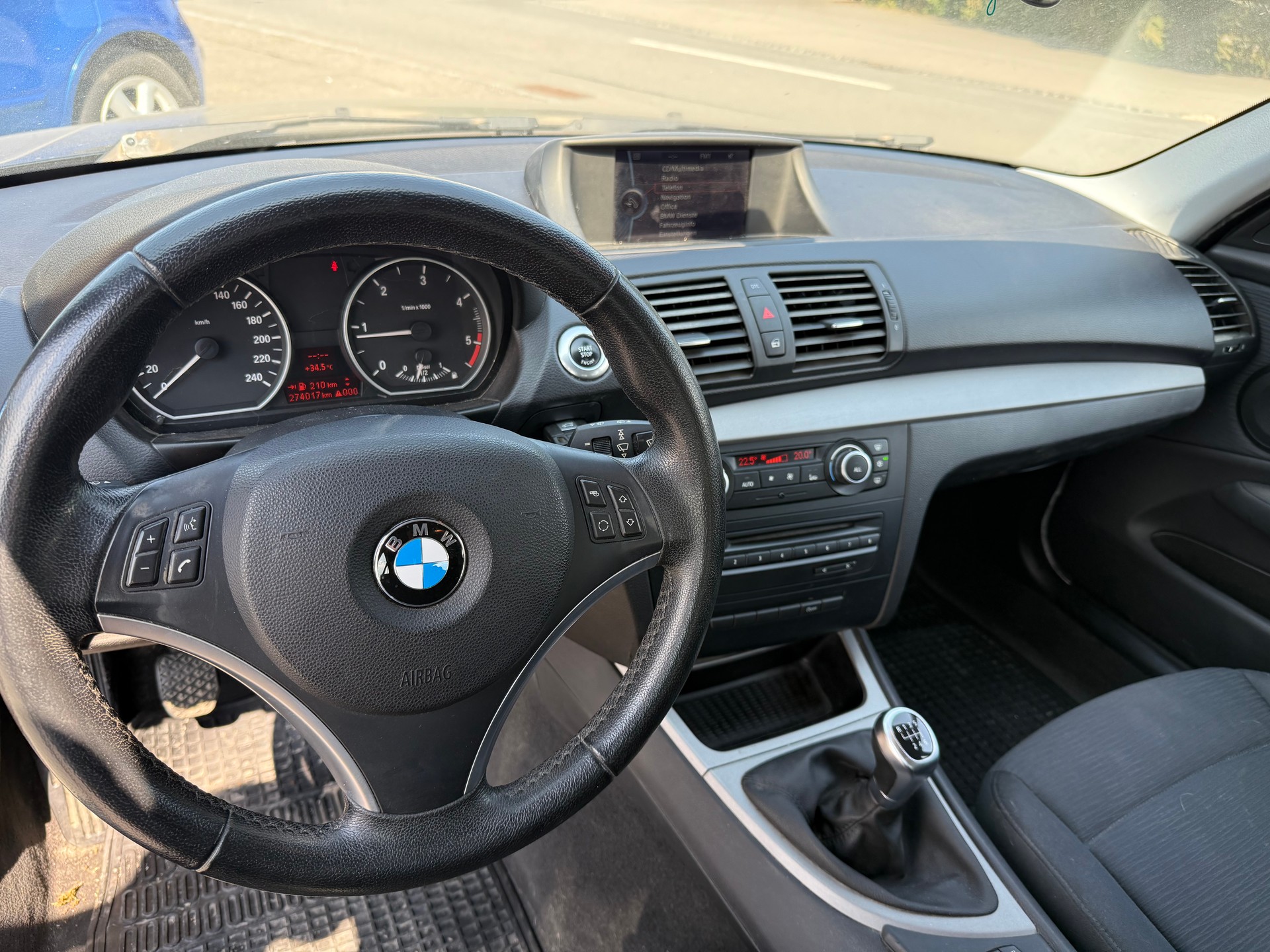 BMW 118d-image-9