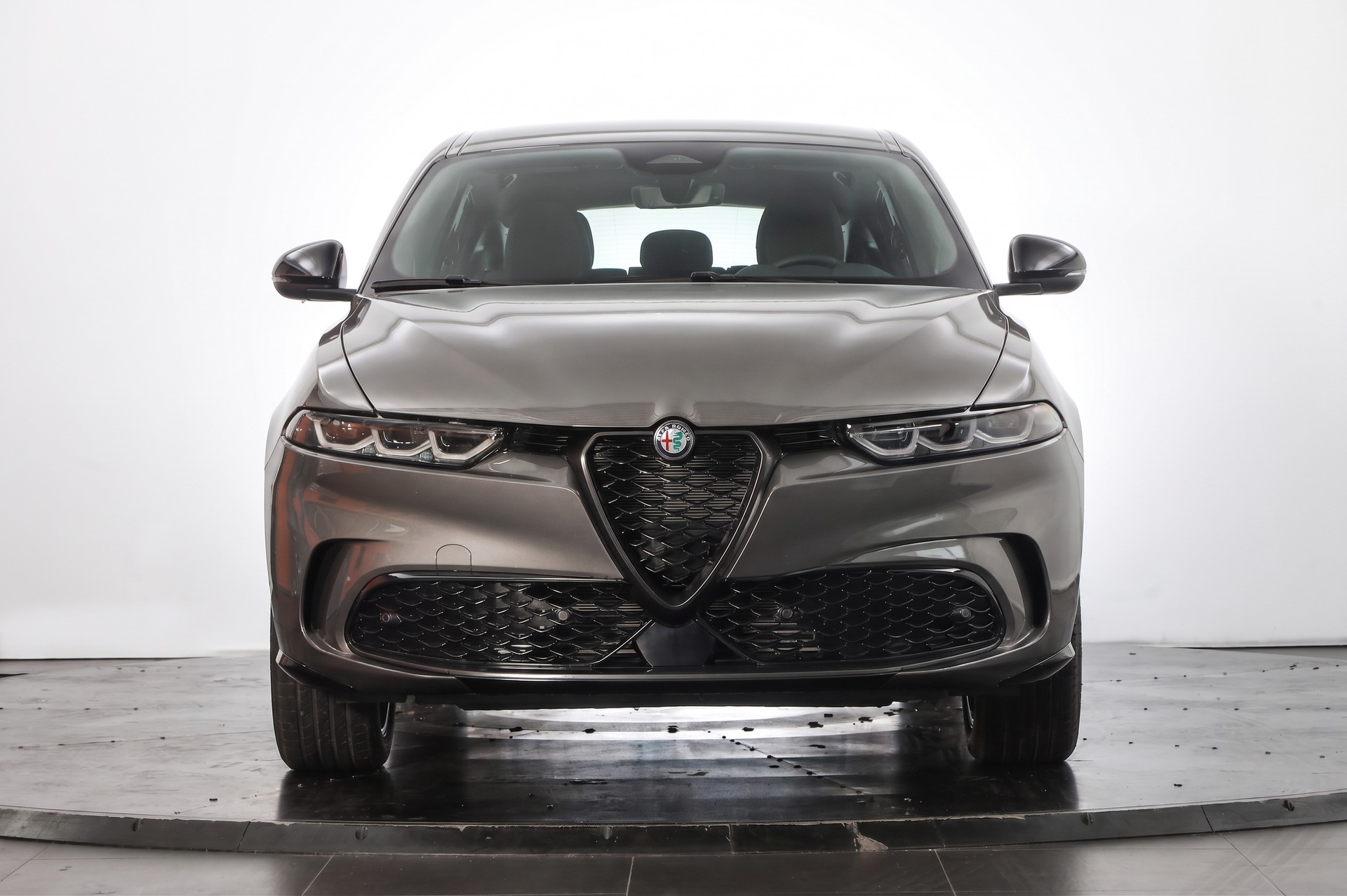ALFA ROMEO Tonale 1.5 48V Hybrid Sprint Griogio Vesuvio-showroom-element-1