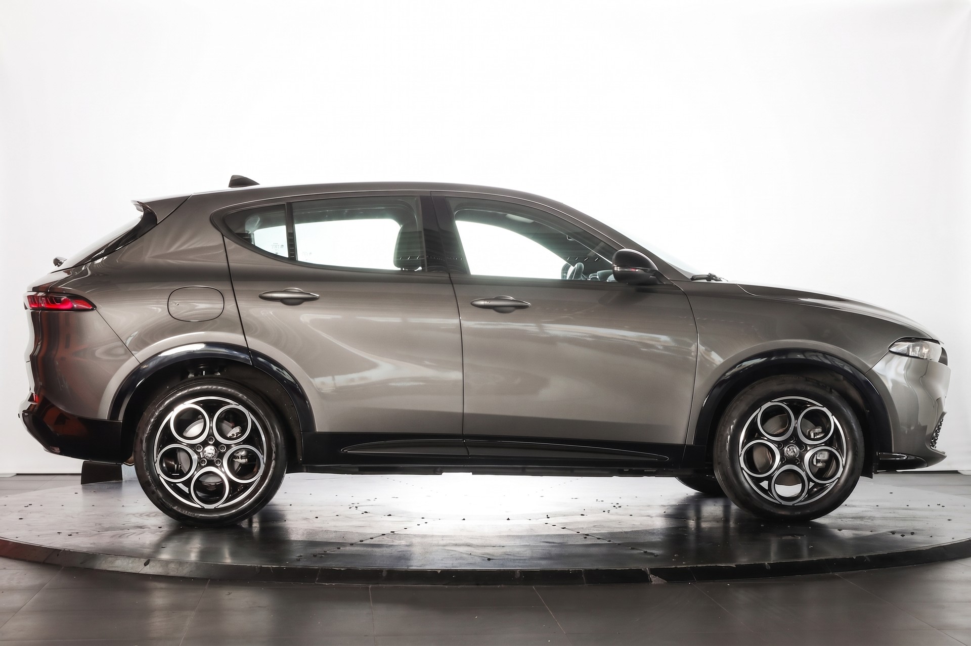 ALFA ROMEO Tonale 1.5 48V Hybrid Sprint Griogio Vesuvio-image-4