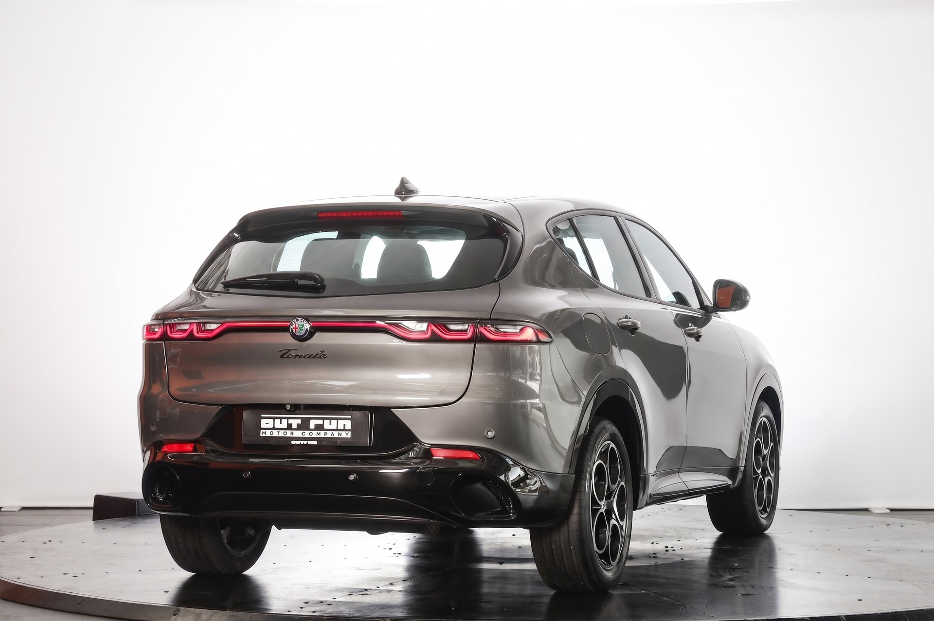 ALFA ROMEO Tonale 1.5 48V Hybrid Sprint Griogio Vesuvio-showroom-element-3