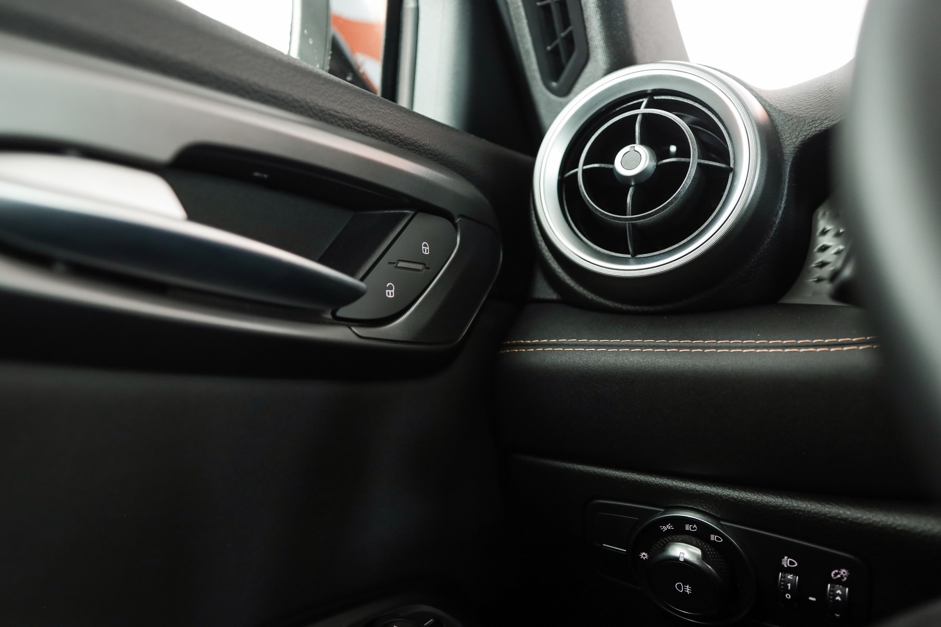 ALFA ROMEO Tonale 1.5 48V Hybrid Sprint Griogio Vesuvio-image-16