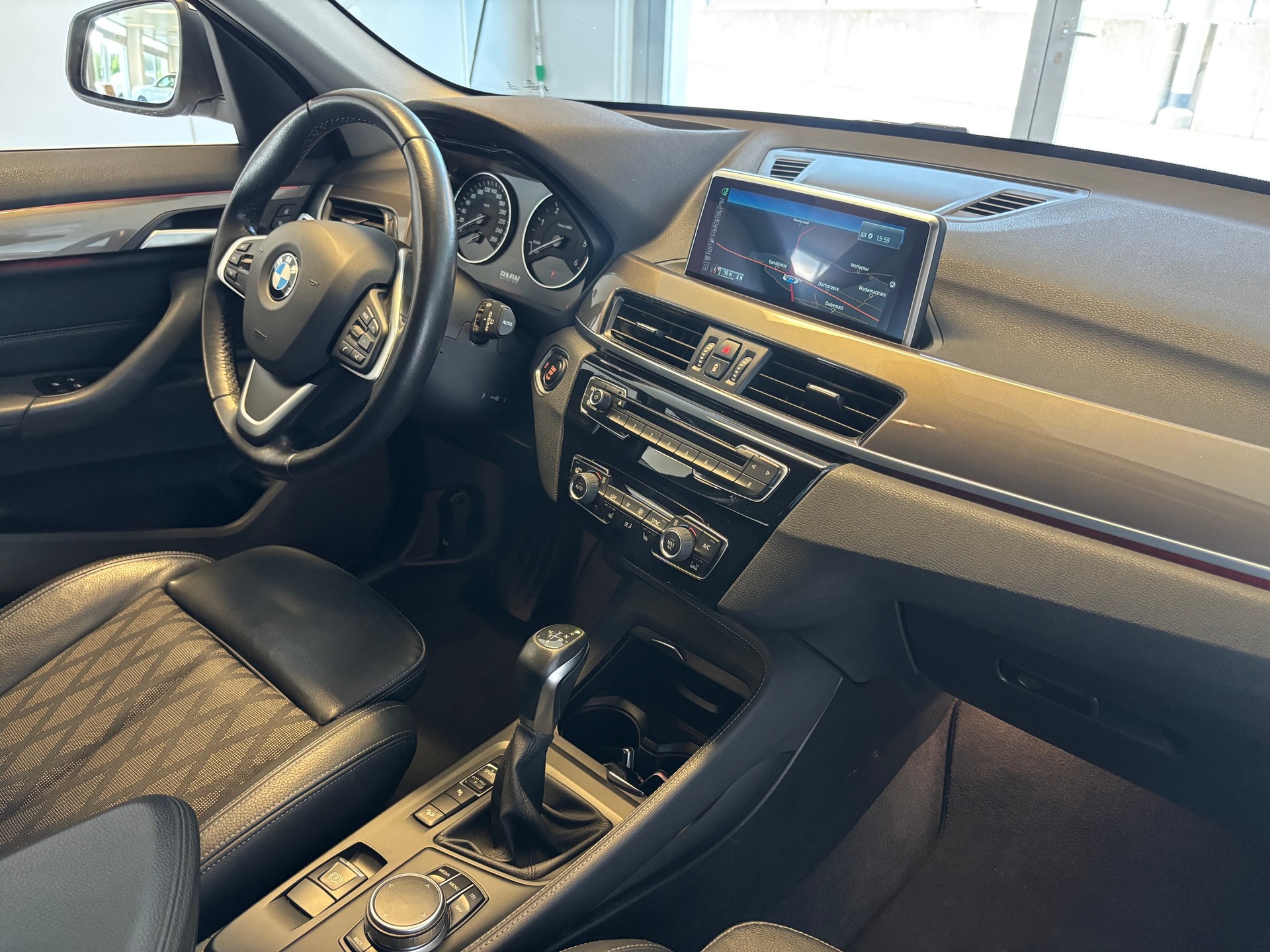 BMW X1 xDrive 20d xLine Steptronic-image-8