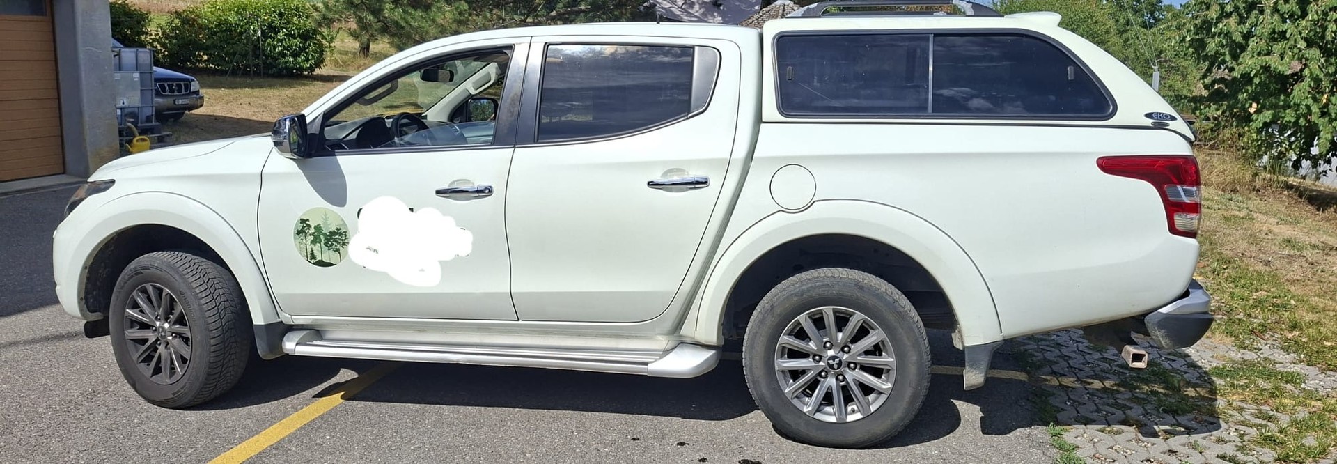 MITSUBISHI L 200 2.4 Style Double Cab A-image-1