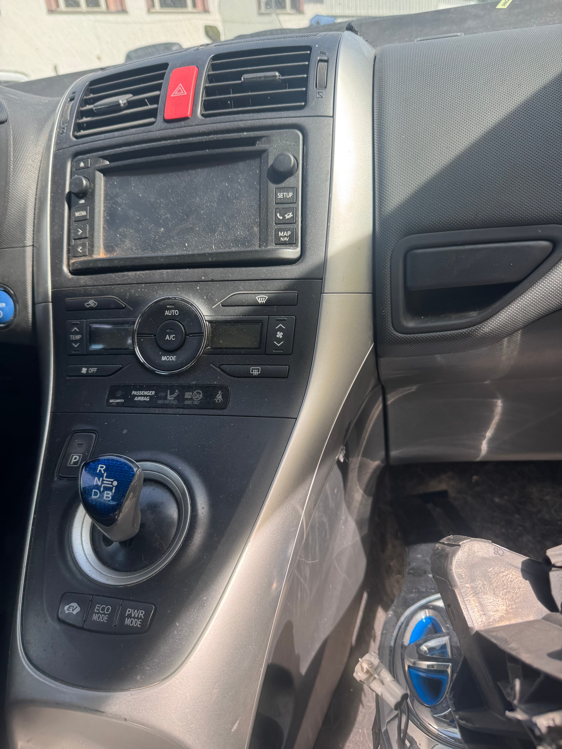 TOYOTA Auris 1.8 16V HSD Linea Sol Premium-image-8