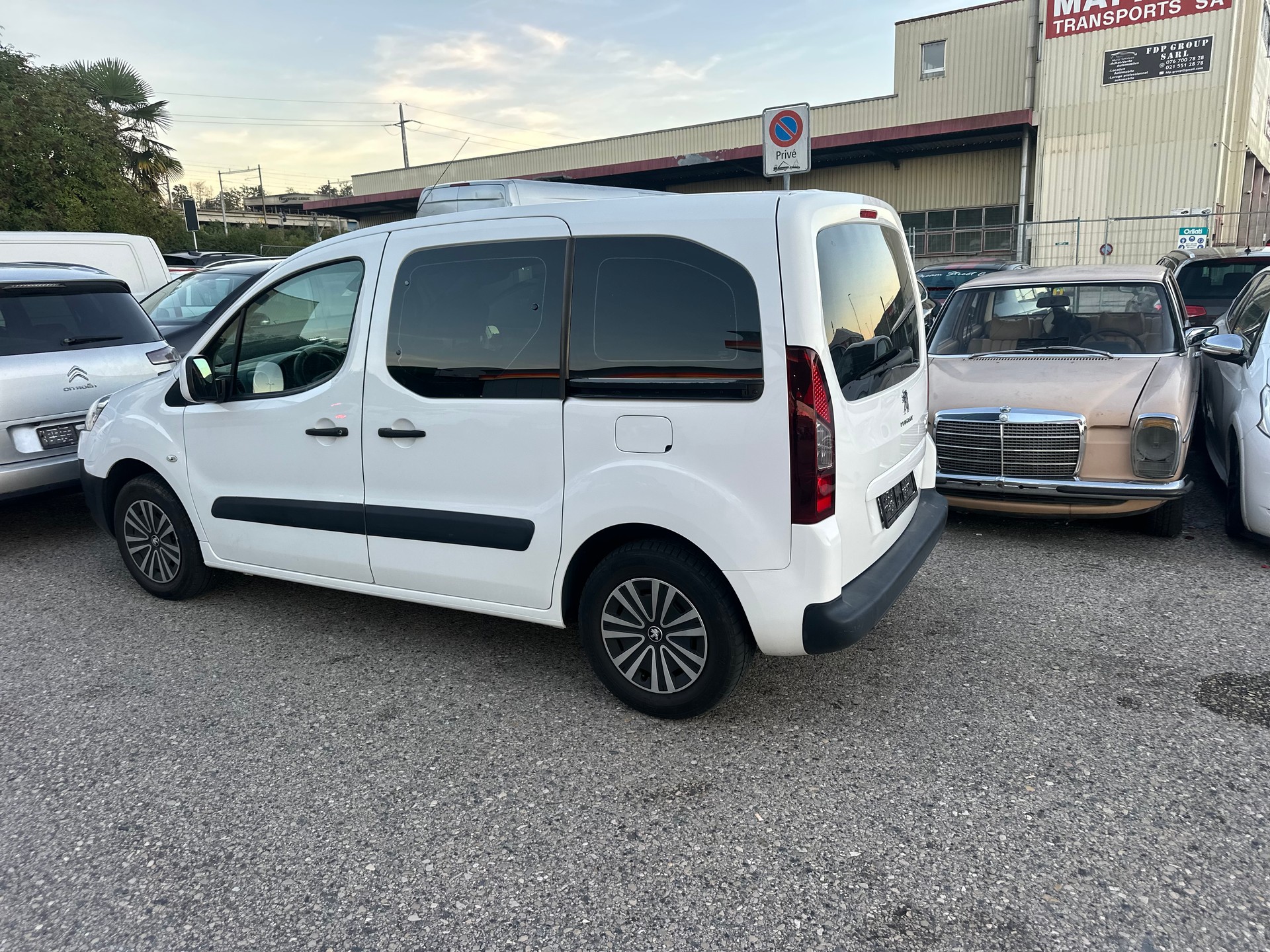 PEUGEOT Partner 1.6 e-HDI Family-image-13