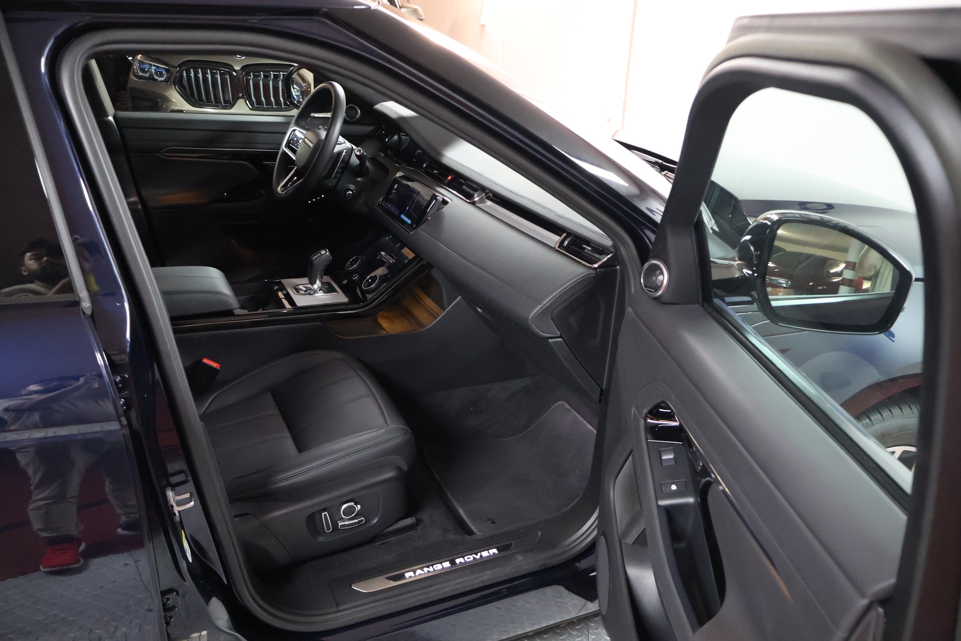 LAND ROVER Range Rover Evoque R-Dynamic P 300e AB AT8-image-15