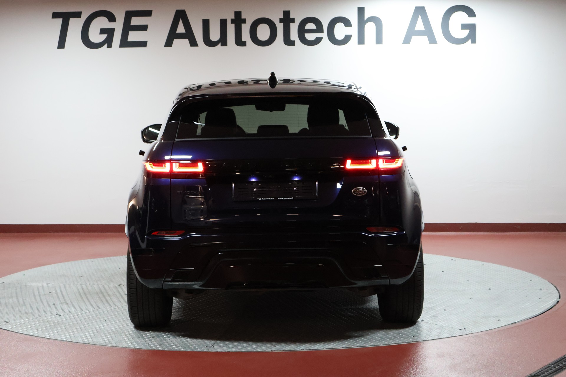 LAND ROVER Range Rover Evoque R-Dynamic P 300e AB AT8-image-22