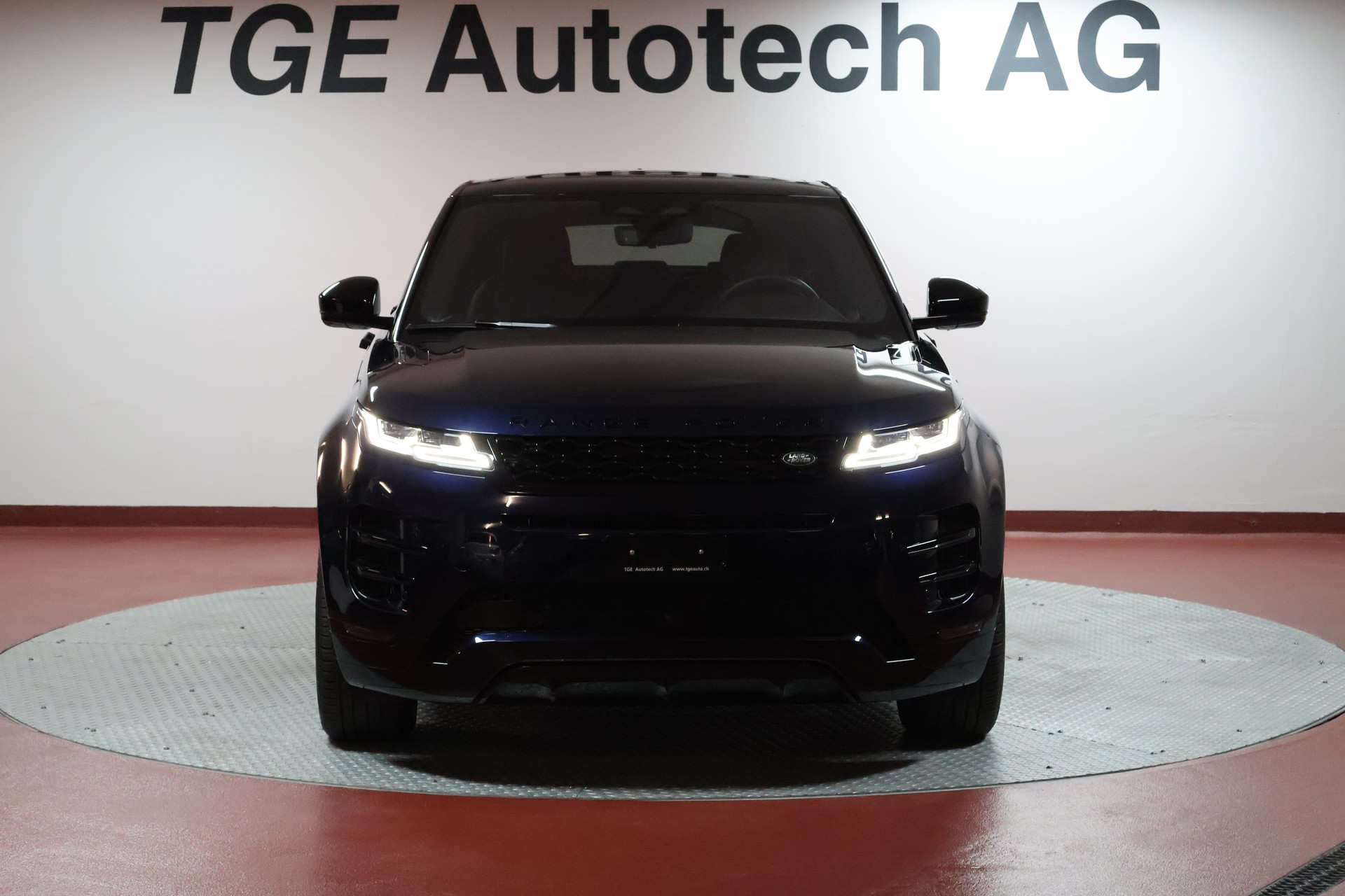 LAND ROVER Range Rover Evoque R-Dynamic P 300e AB AT8-showroom-element-1