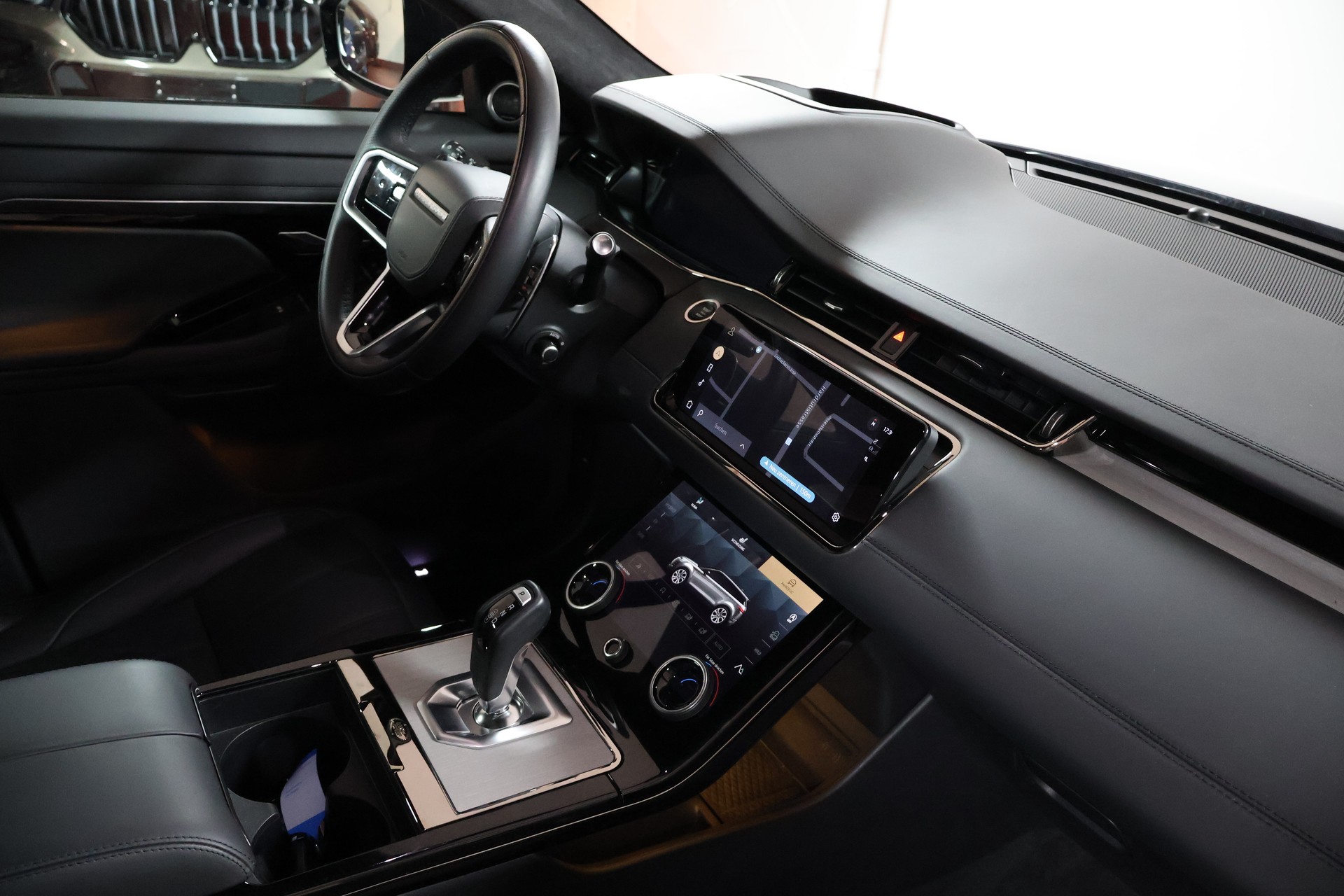 LAND ROVER Range Rover Evoque R-Dynamic P 300e AB AT8-image-12