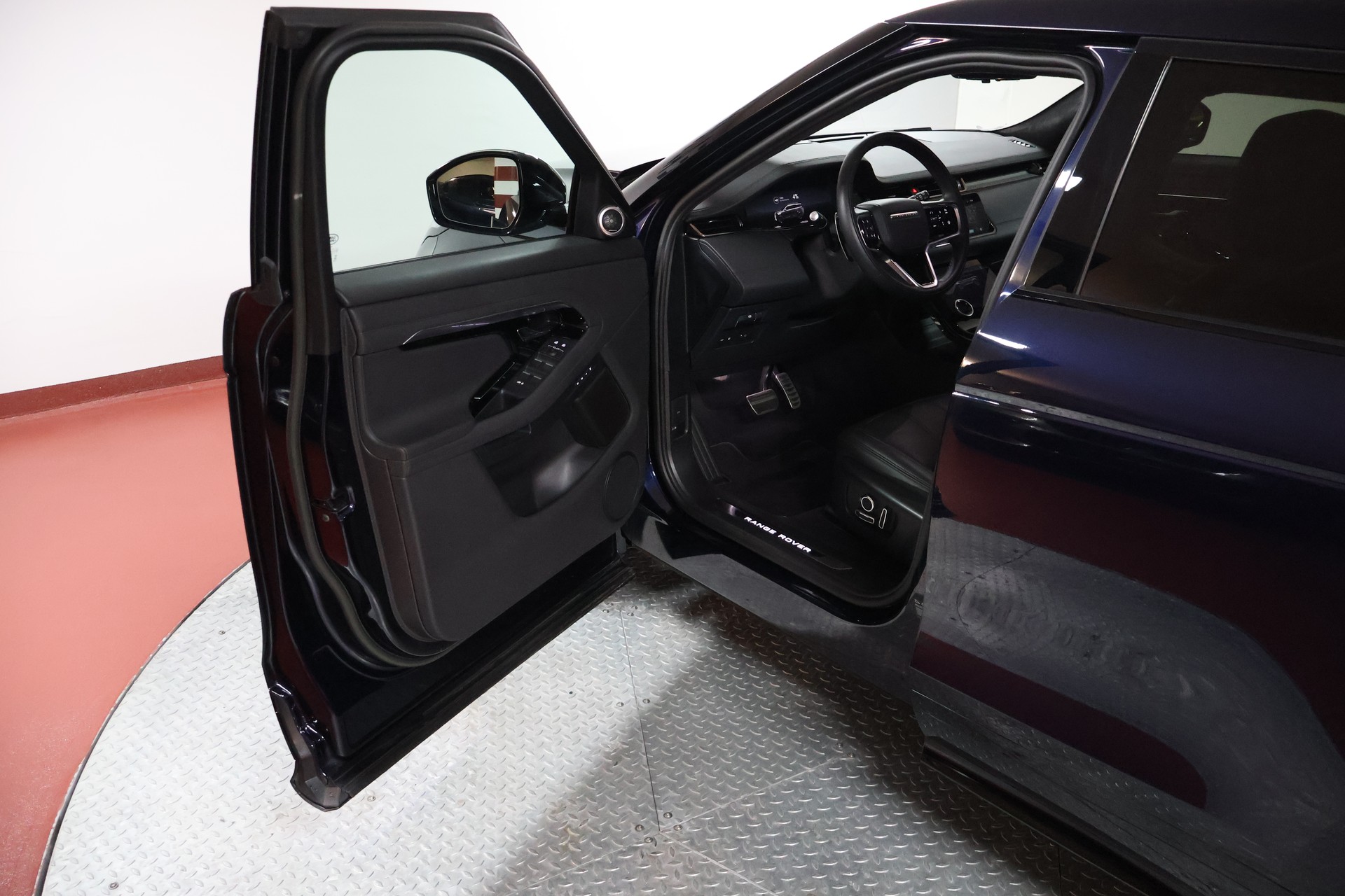 LAND ROVER Range Rover Evoque R-Dynamic P 300e AB AT8-image-4