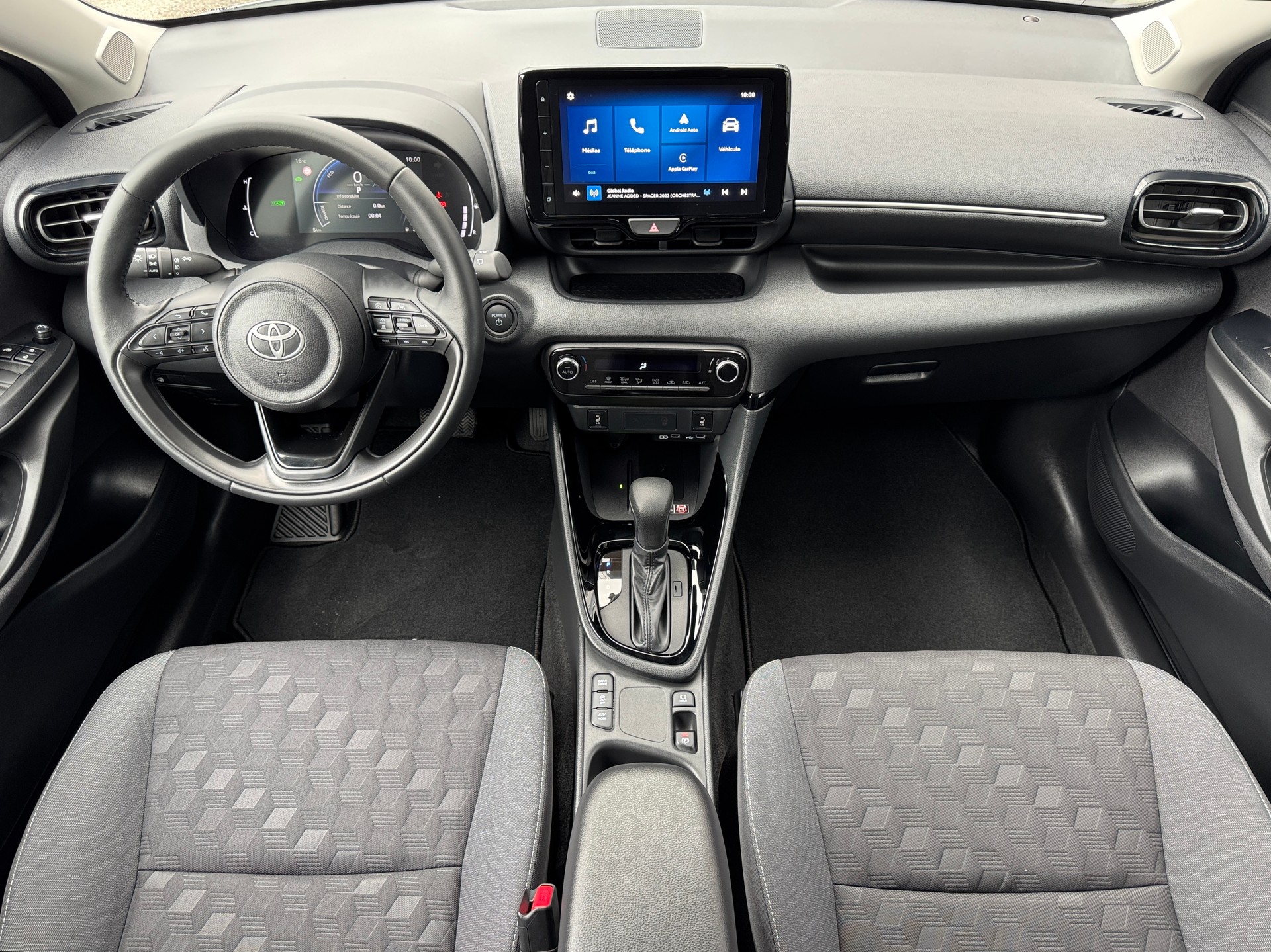 TOYOTA Yaris 1.5 Trend e-CVT-image-8