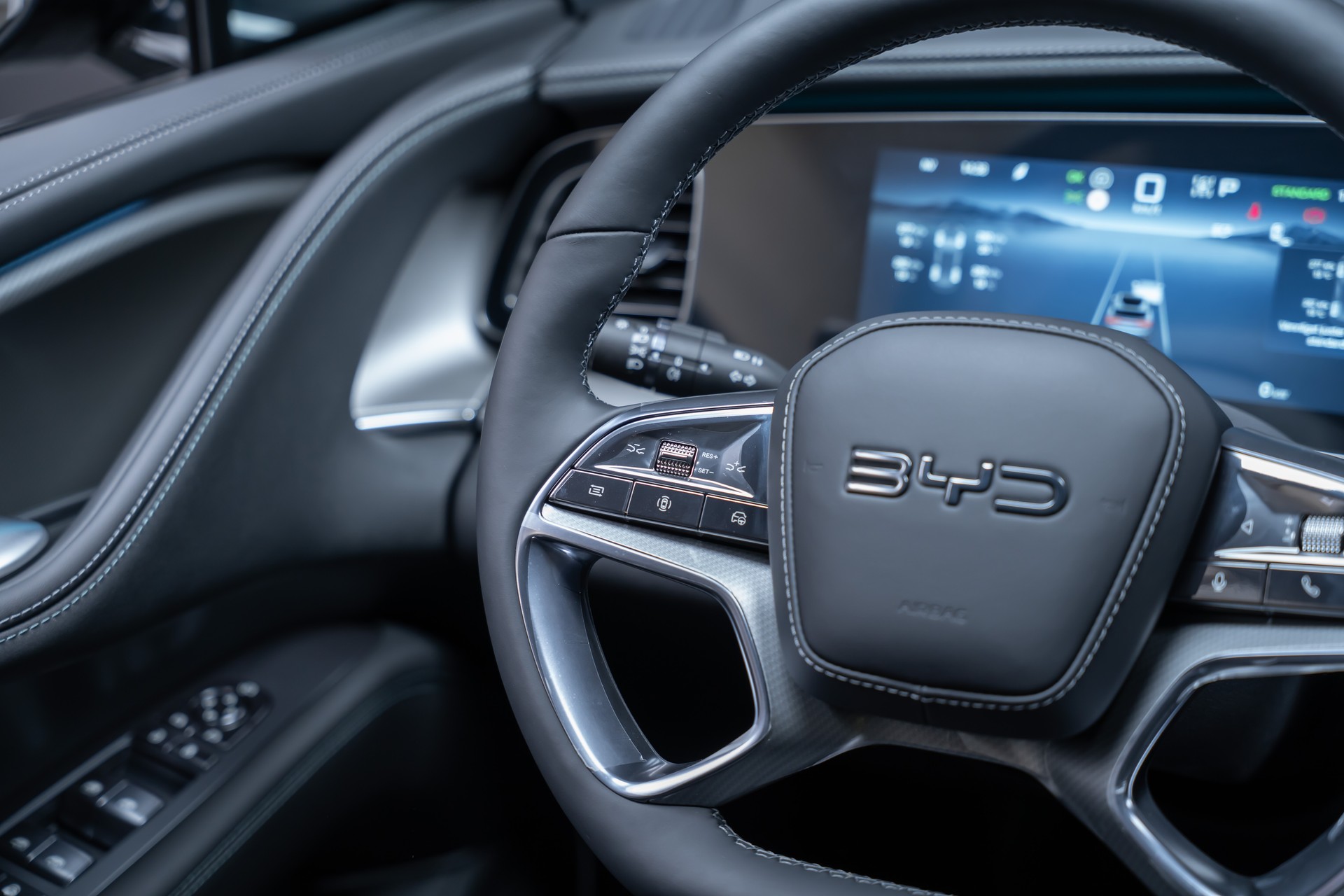 BYD Sealion 7 91,3 kWh Excellence AWD / Panoramadach / Head-Up Display / 360° Kamera-image-29
