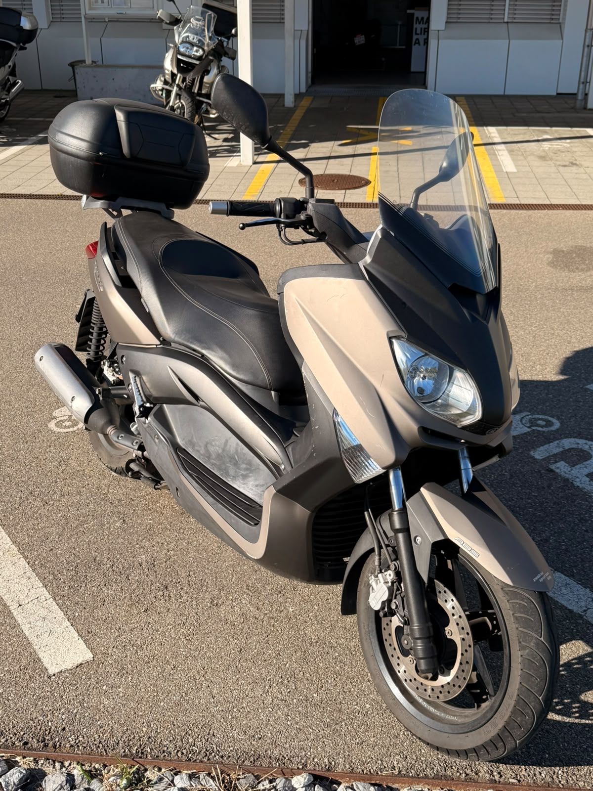 YAMAHA X-MaxYP 250 RA ABS-image-3