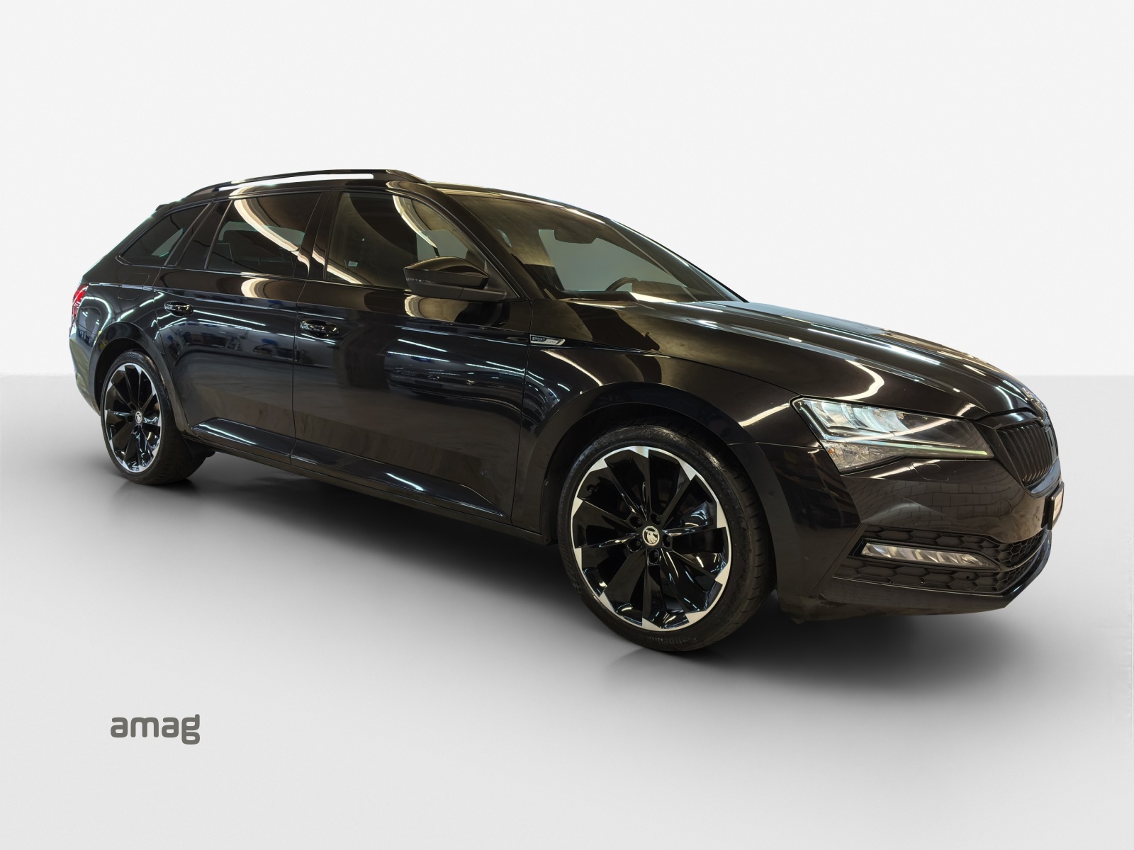 SKODA Superb Combi 2.0 TDi SportLine Light 4x4 DSG-image-5