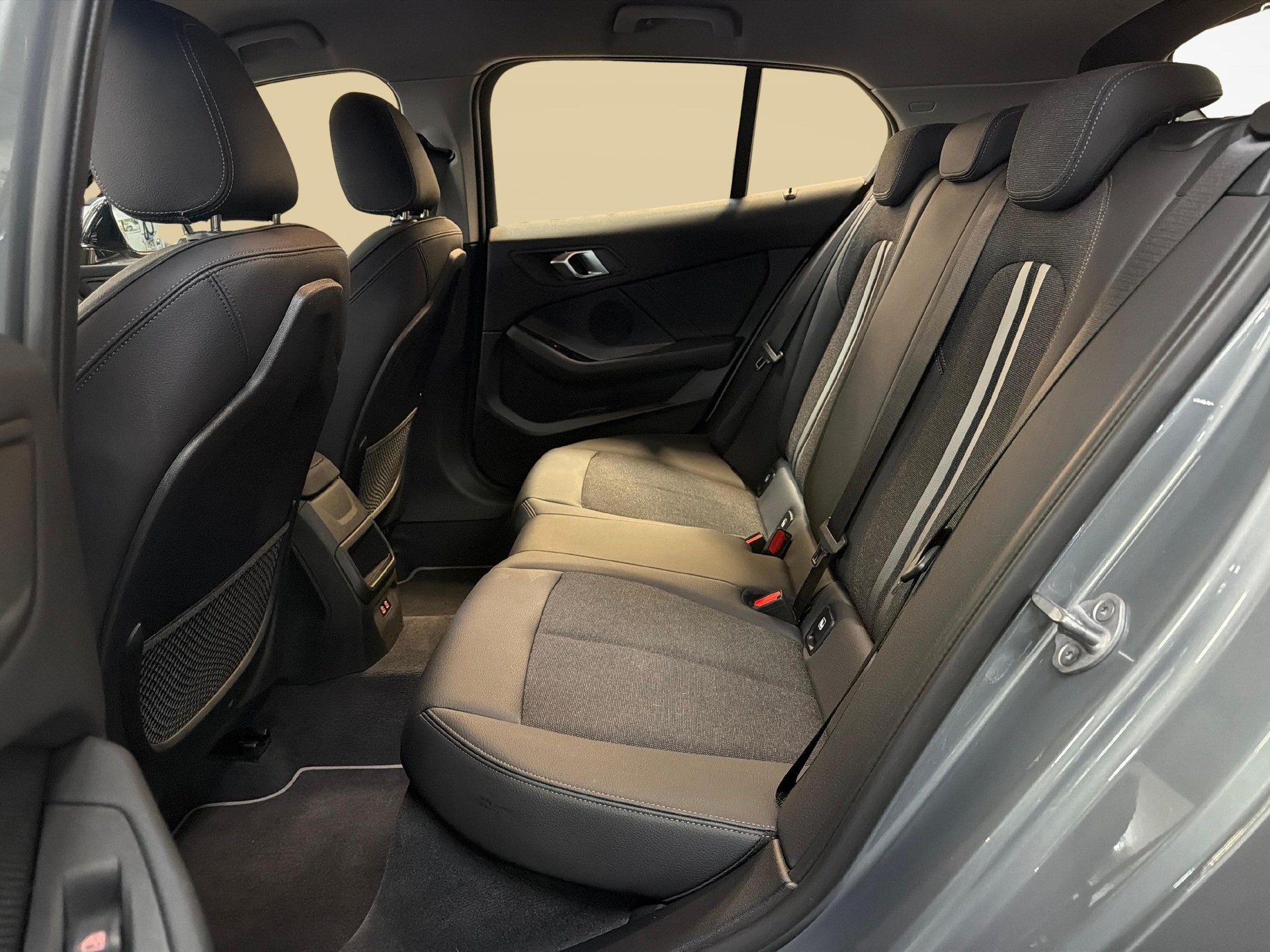 BMW 120d xDrive-image-18