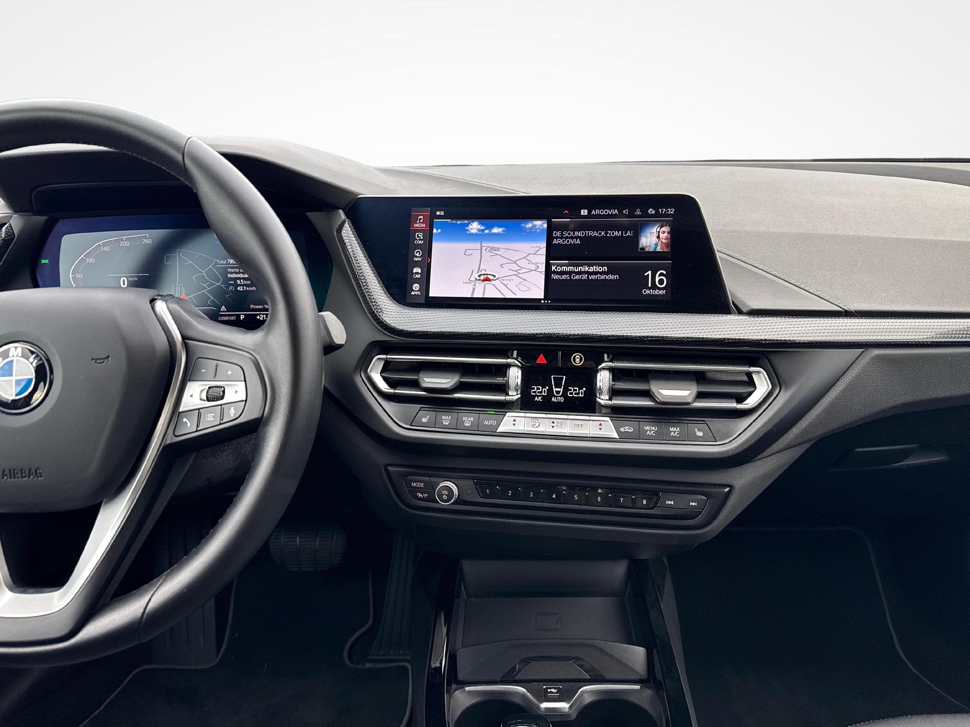 BMW 120d xDrive-image-14