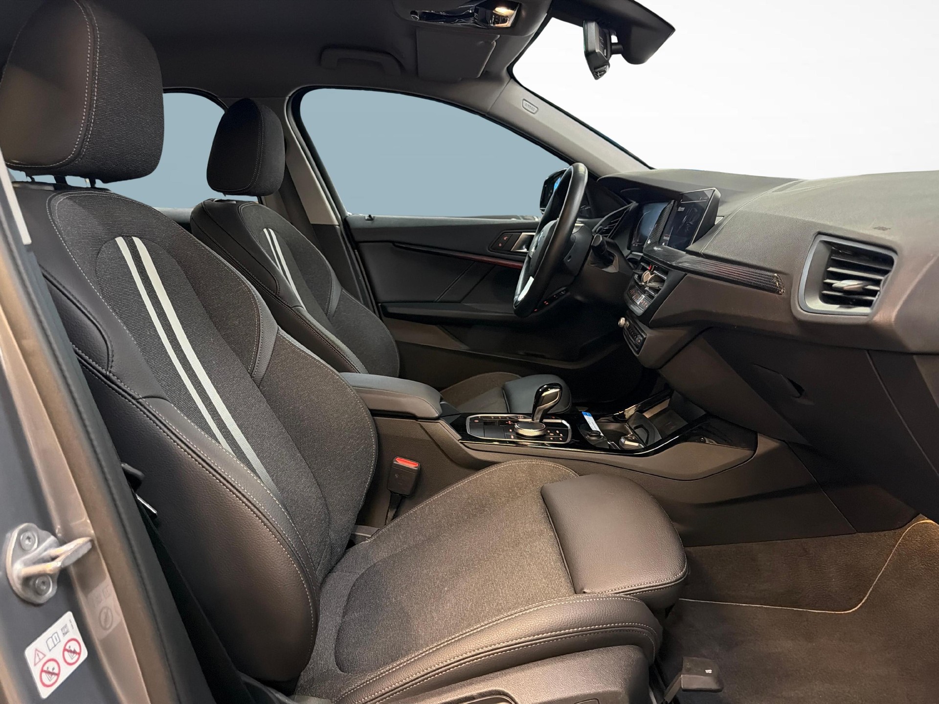 BMW 120d xDrive-image-11