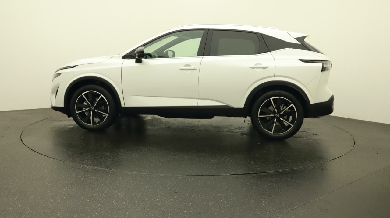 NISSAN Qashqai 1.3 DIG-T MHEV Tekna+ Xtronic 4x4-showroom-element-1