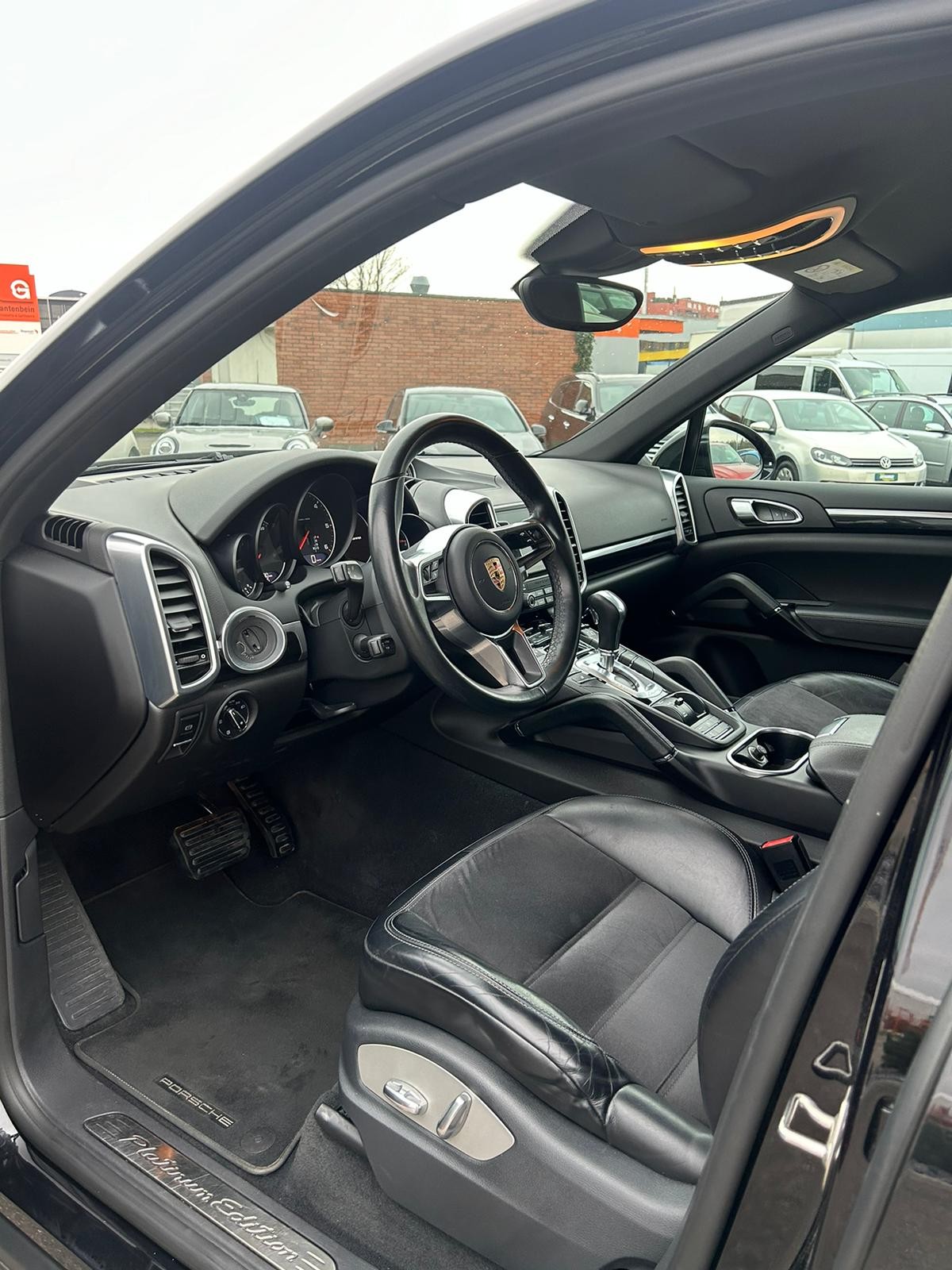 PORSCHE Cayenne Diesel Platinum Edition-image-5