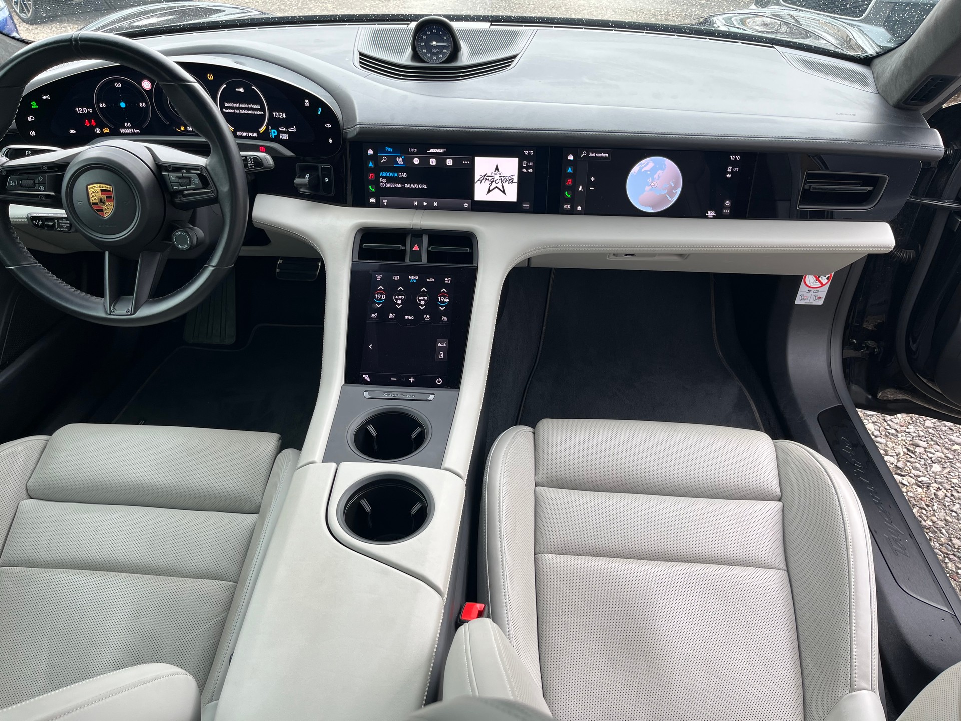 PORSCHE Taycan Turbo-image-8