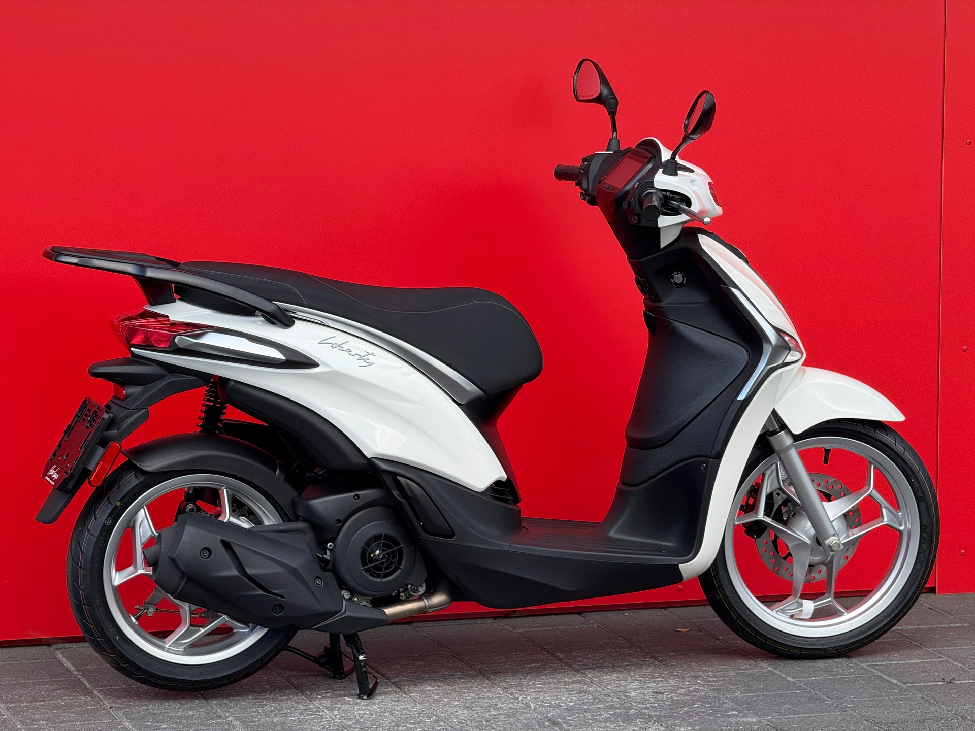 PIAGGIO Liberty 125 E5+-image-1