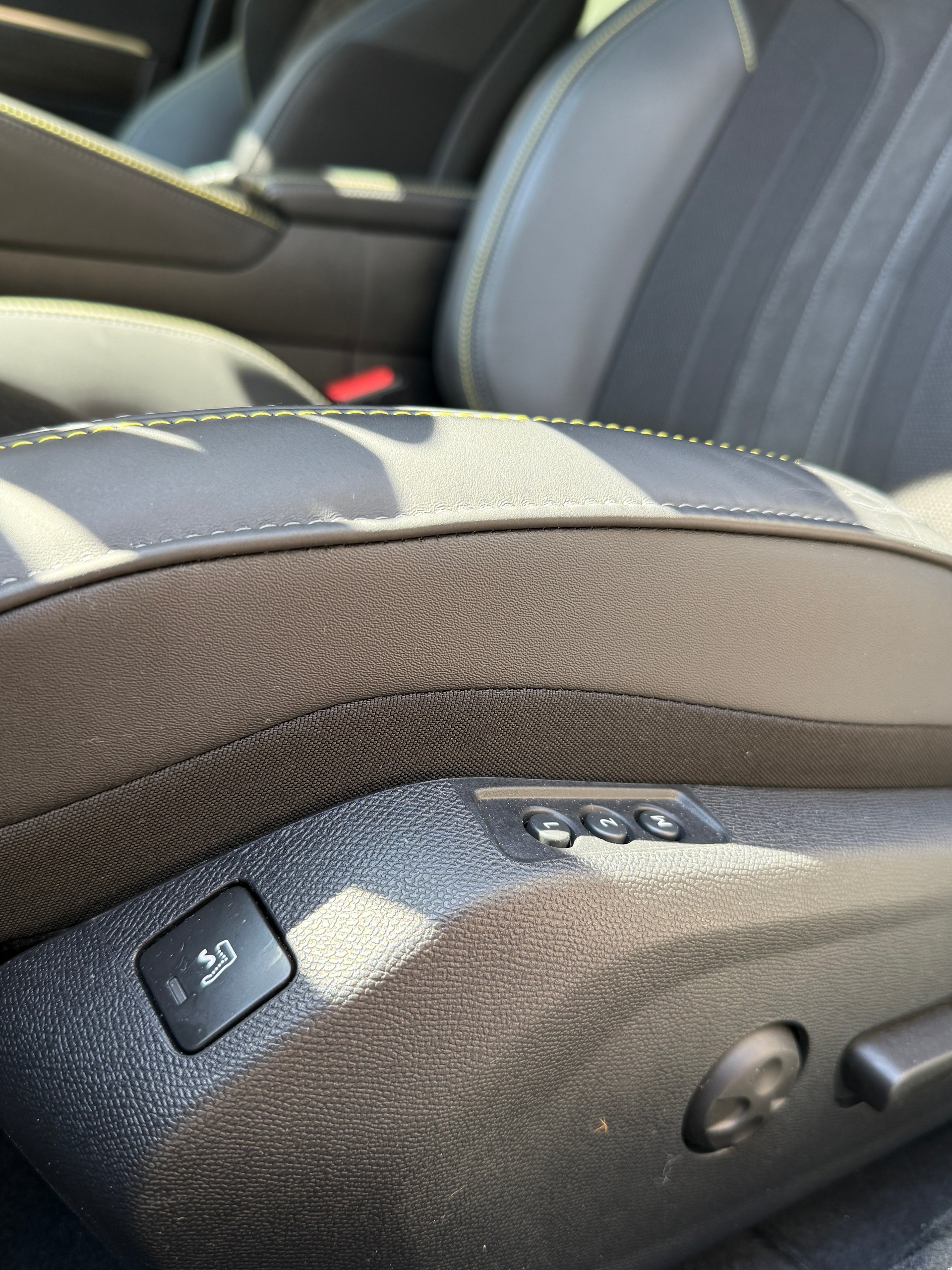PEUGEOT 508 SW Hybrid4 360 e Sport Engineered-image-10