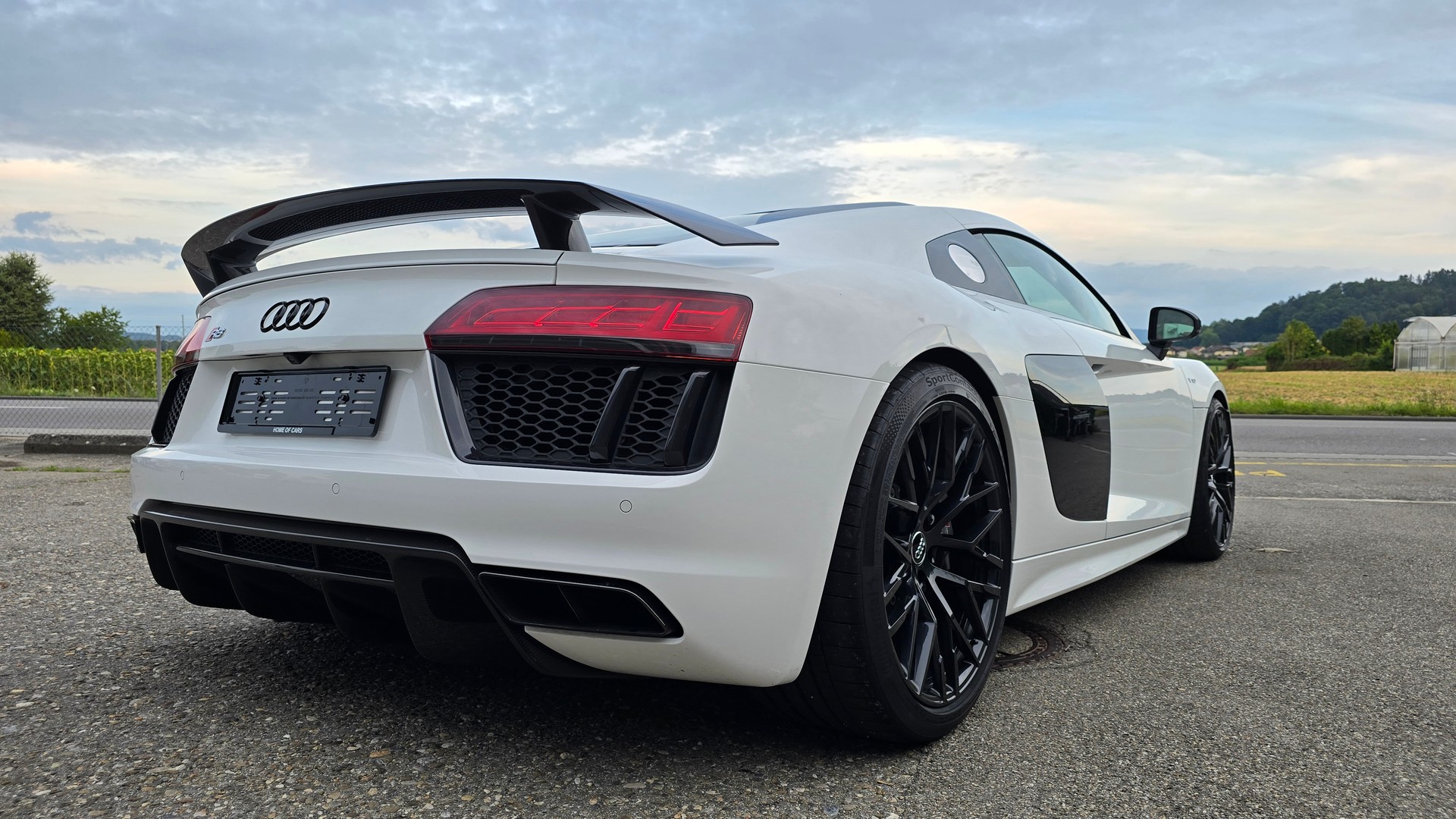 AUDI R8 Coupé 5.2 plus S-Tronic Carbon-image-9
