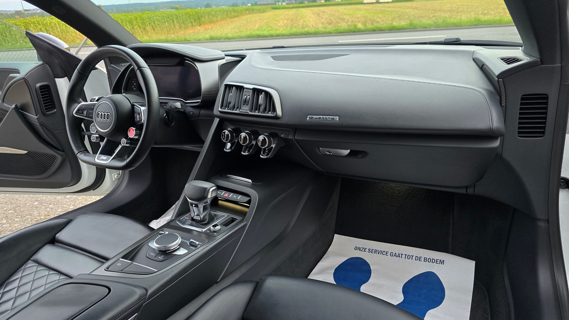 AUDI R8 Coupé 5.2 plus S-Tronic Carbon-image-18