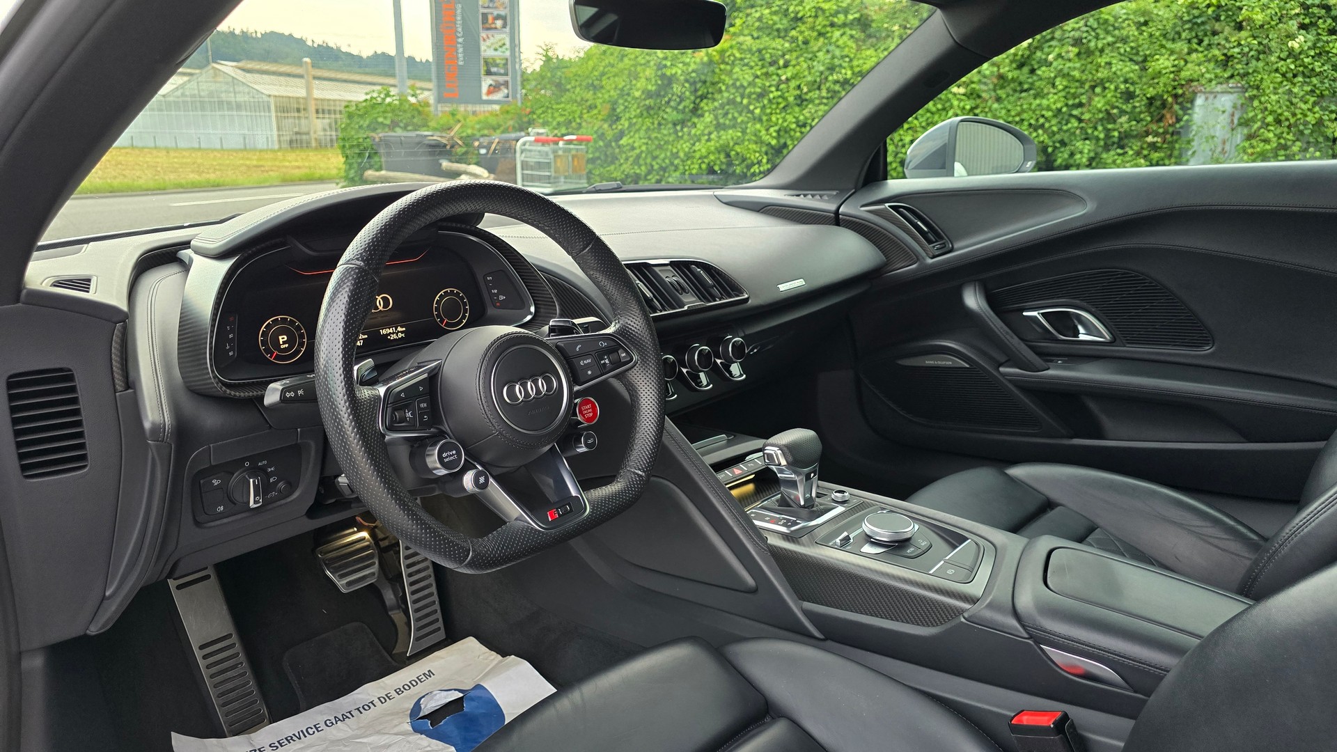 AUDI R8 Coupé 5.2 plus S-Tronic Carbon-image-15