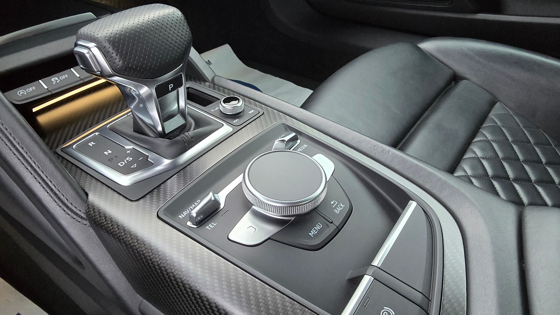 AUDI R8 Coupé 5.2 plus S-Tronic Carbon-image-20