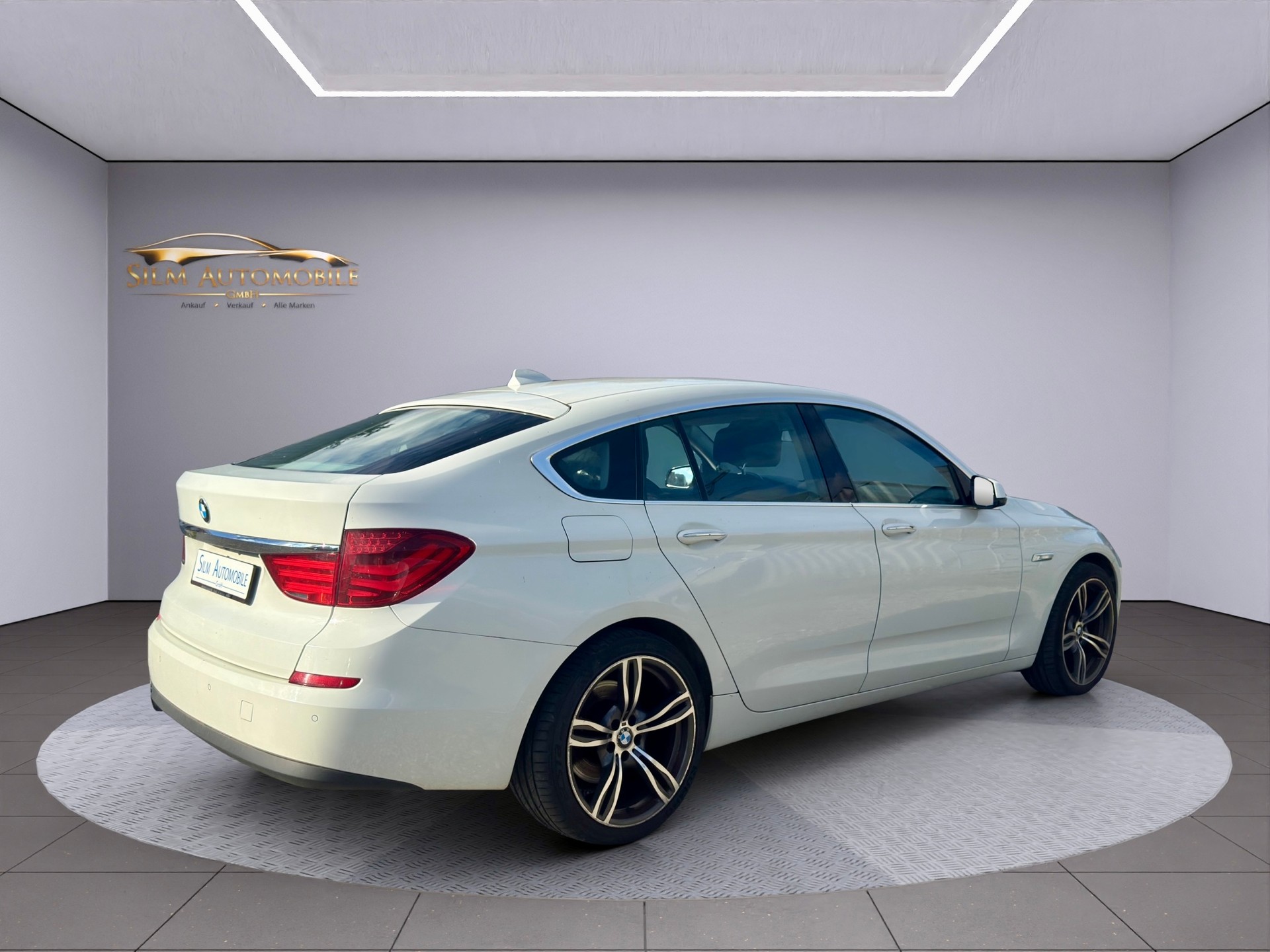BMW 530d GT xDrive M-Sport Paket Steptronic-image-4